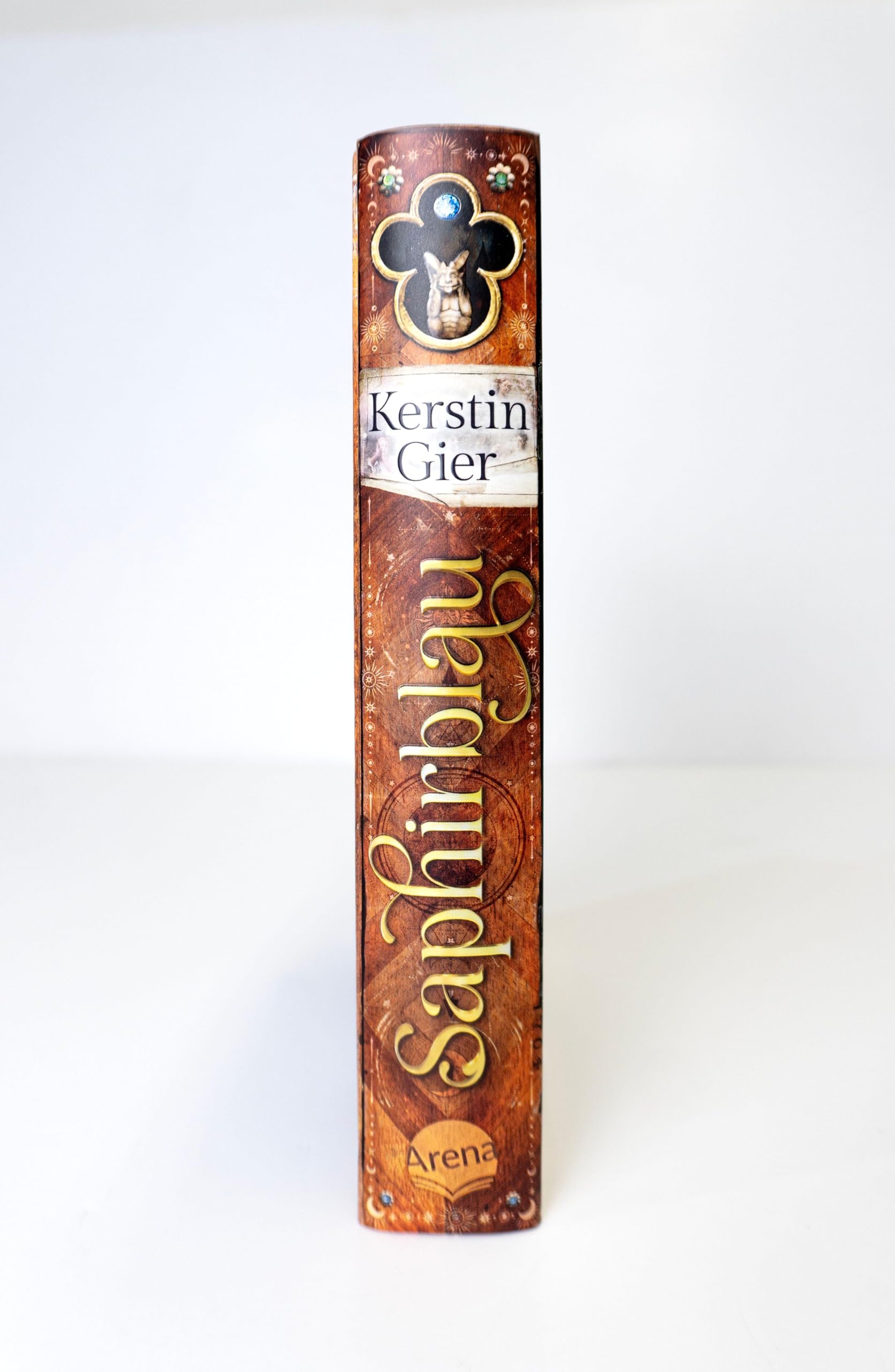 Liebe geht durch alle Zeiten (2). Saphirblau: Der zweite Band der wunderschön gestalteten Zeitreise-Edition der Edelstein-Trilogie von Gwendolyn und ... Gier - mit Farbschnitt in der 1. Auflage