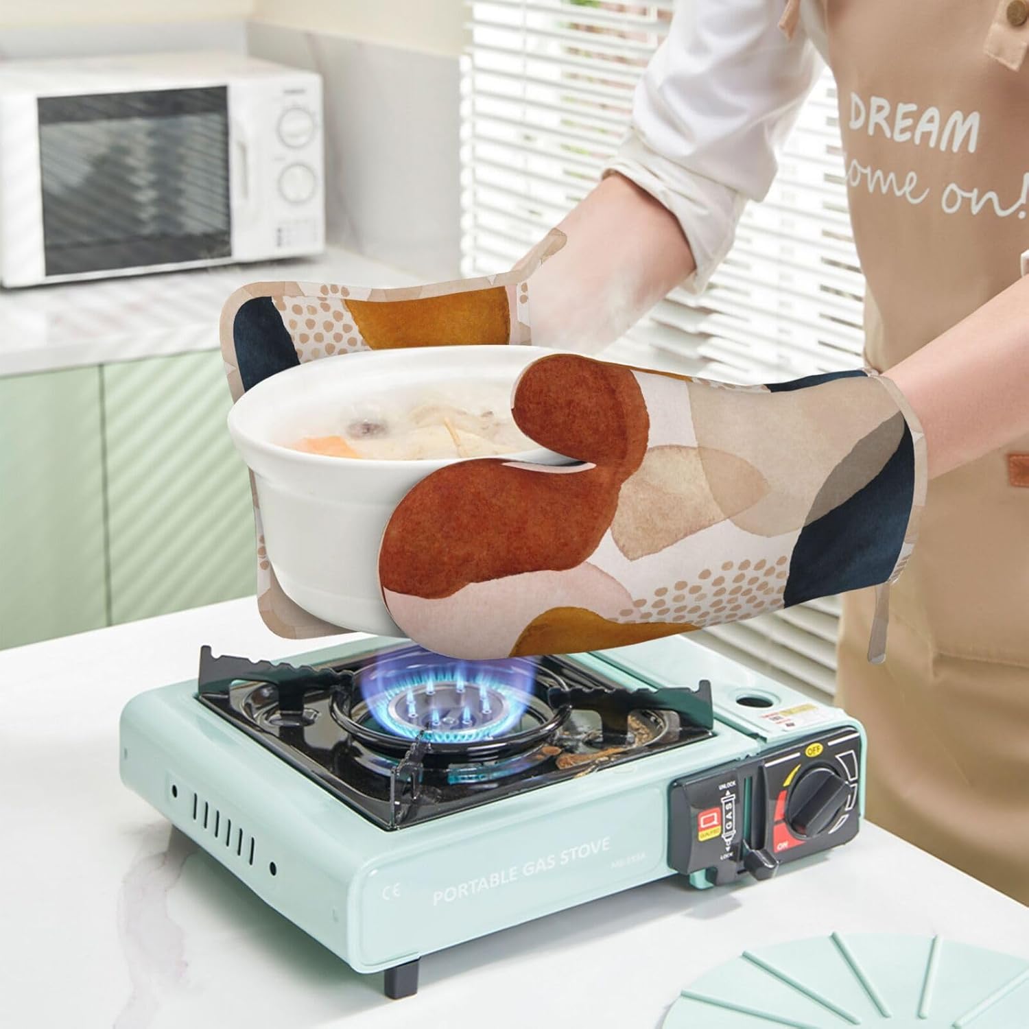 Boho Abstract Minimalist Aesthetic Oven Mitts and Pot Holders Sets, 4pcs Silicone Non-Slip Kitchen Mitts Potholders Heat Resistant BBQ Gloves Hot Pads for Cooking Grilling Baking Chef Gifts