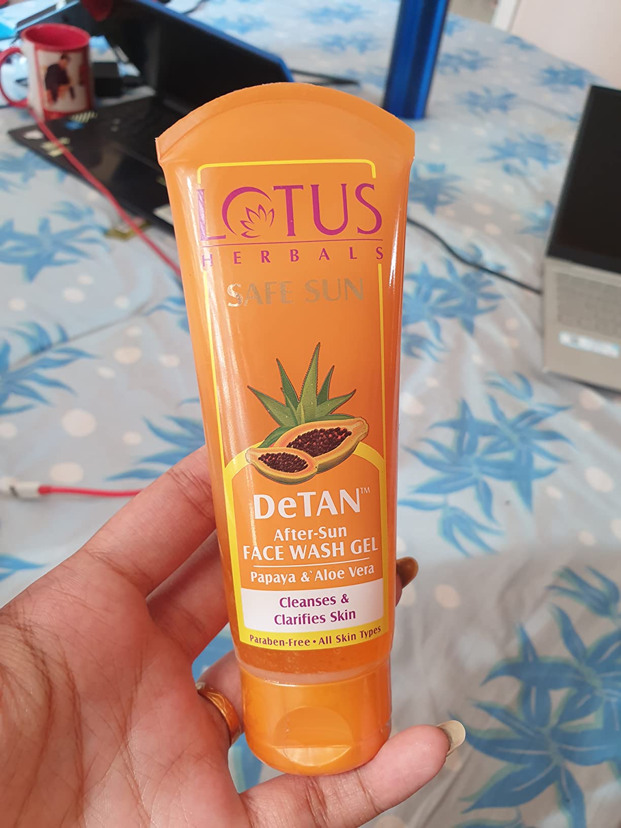 Lotus Herbals Safe Sun DeTAN AfterSun Face Wash Gel Papaya & Aloe