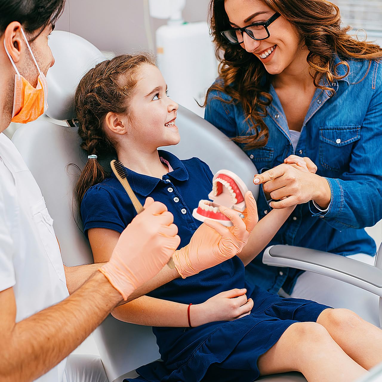 SUPVOX 1 ensemble de jeu éducatif en bois pour le brossage des dents avec lavage gargarisme outil d'apprentissage précoce pour la sensibilisation à l'hygiène brosse à dents incluse Couleur aléatoire