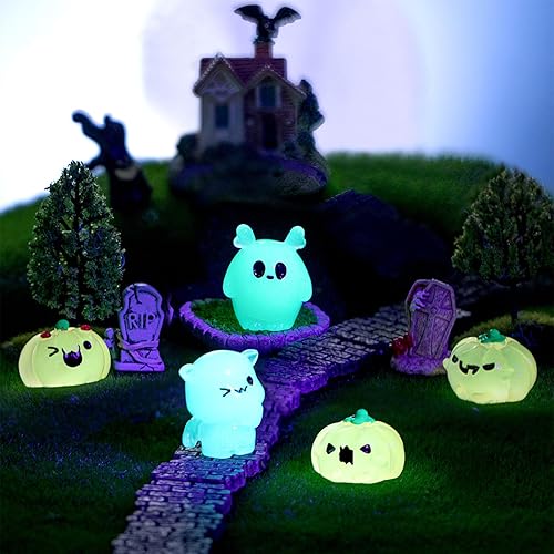 Miniatura 22 de 17 figuras miniatura de Navidad de resina para ocultar Papá Noel, muñeco de nieve, pingüino, reno, árbol de Navidad para mesa de jardín, globo