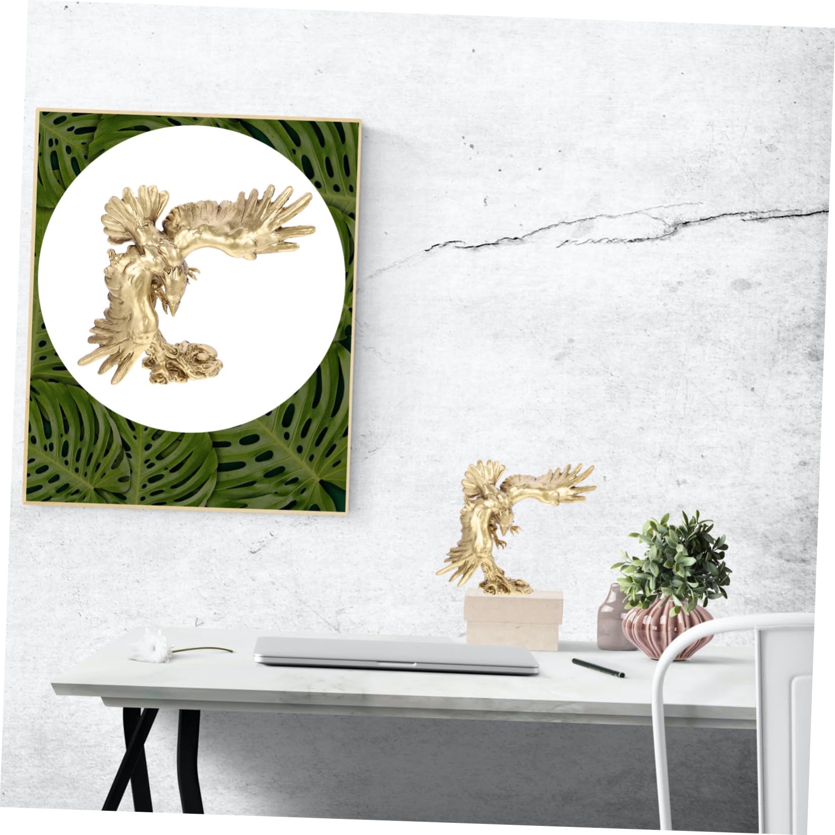 Statua Decorativa Aquila da Tavolo in Resina Oro Finemente Lavorata
