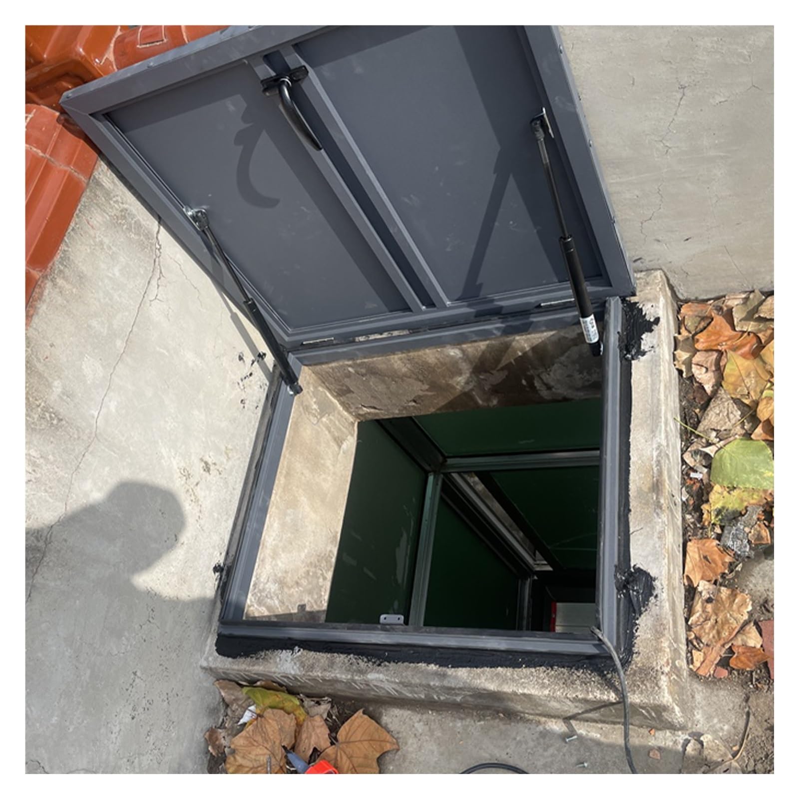 Puerta de seguridad para sótanos de acero galvanizado y tapa comercial de salida