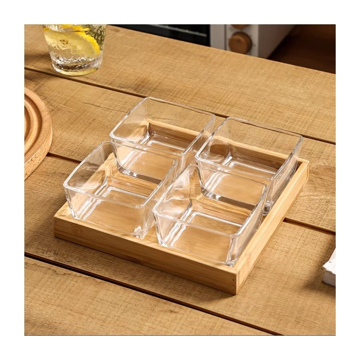 Assiettes à salade quatre plats à collation carrés en verre avec socle