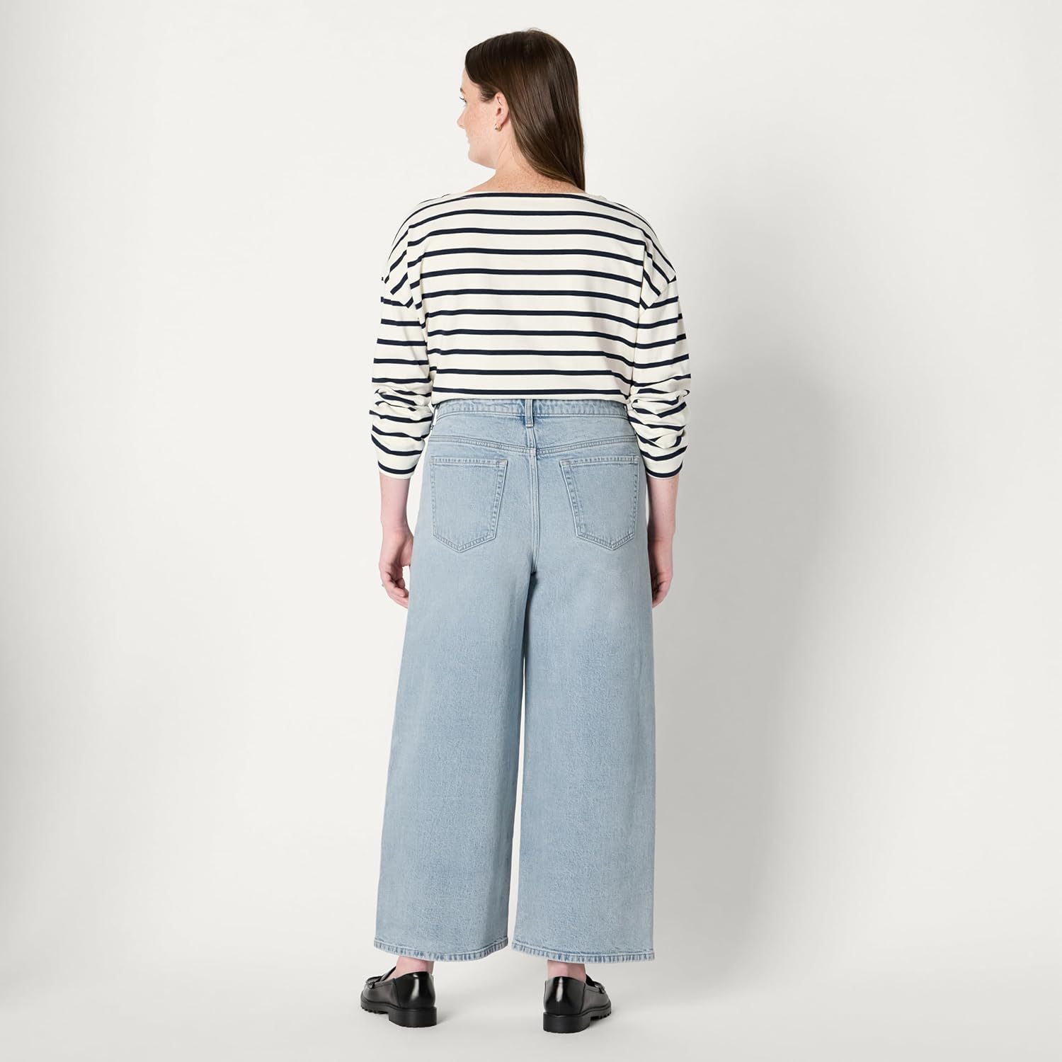 Amazon Essentials Women's High-Rise Wide Leg Crop Jeans - Image 7