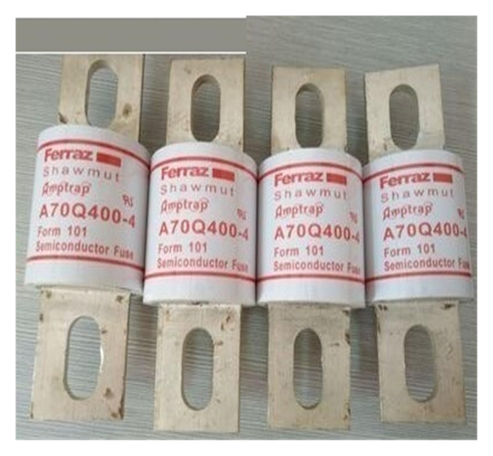 Fusible A70Q400-4 protège vos moteurs contre les surcharges 400A