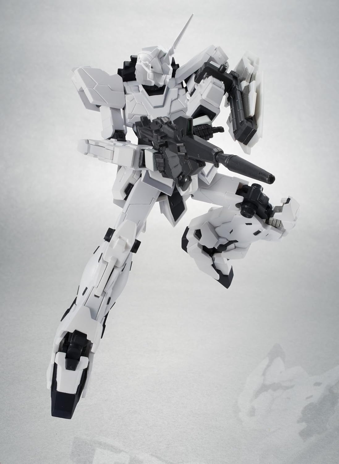 TAMASHII NATIONS Bandai Full Armor Unicorn Gundam Robot Spirits Action Figure (Unicorn Mode)