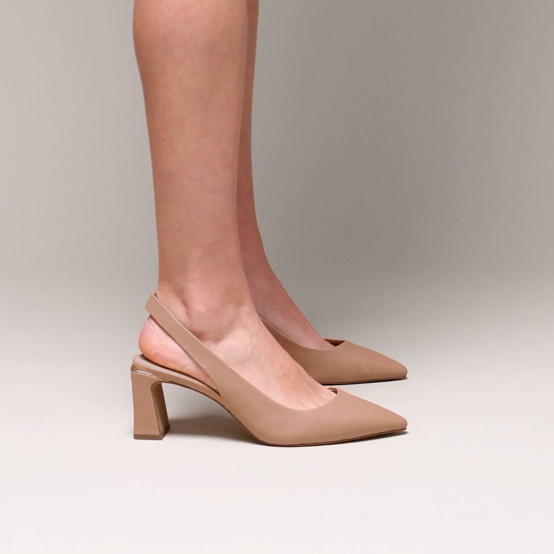 Amazon.com | Vince Camuto Hamden Black 5 M | Pumps