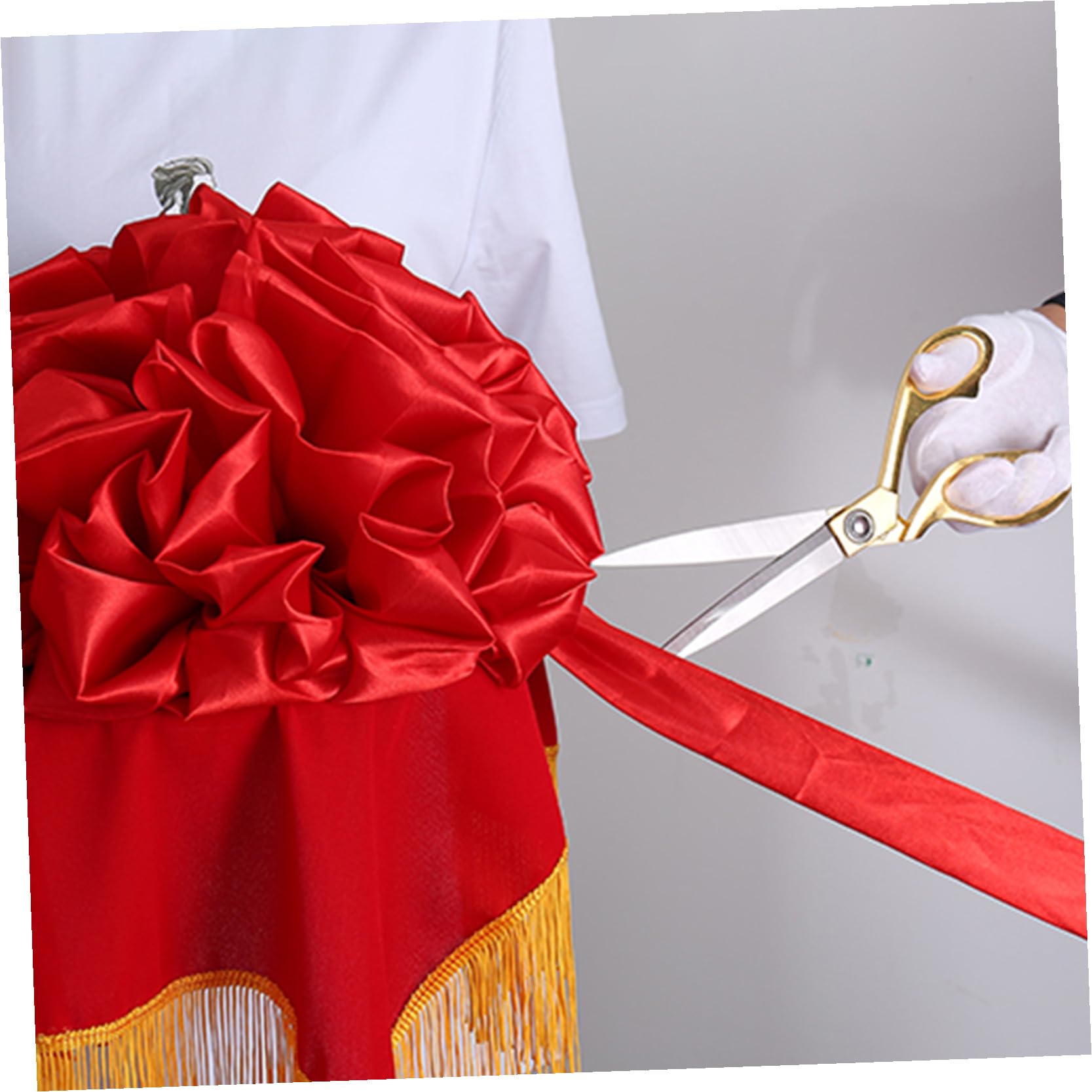 Ciieeo 2 STK Hochzeit Auto Dekoration Blumenstrauß Blumenschleifen im Hochzeitsauto Bandschneideversorgung seidenband bandfeile blumendeko Blumenball-Requisite Ornament Seidenmaterial rot