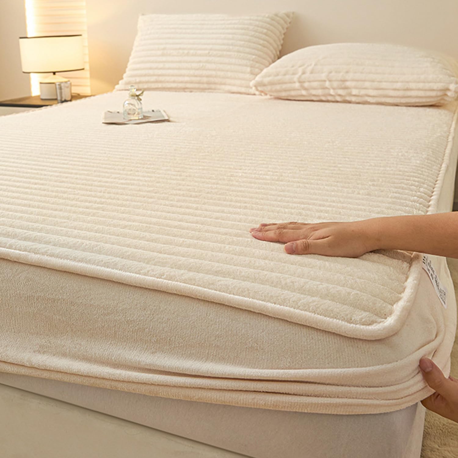 Beige,90x200cmTWIN, Warm Mattress Protector Velvet Mattress Cover Thicken Fitted Sheet with Deep Pocket of 10In Bed Cover with Elastic Band 360 ° Full Wrap for Dormitory Bedroom Washable