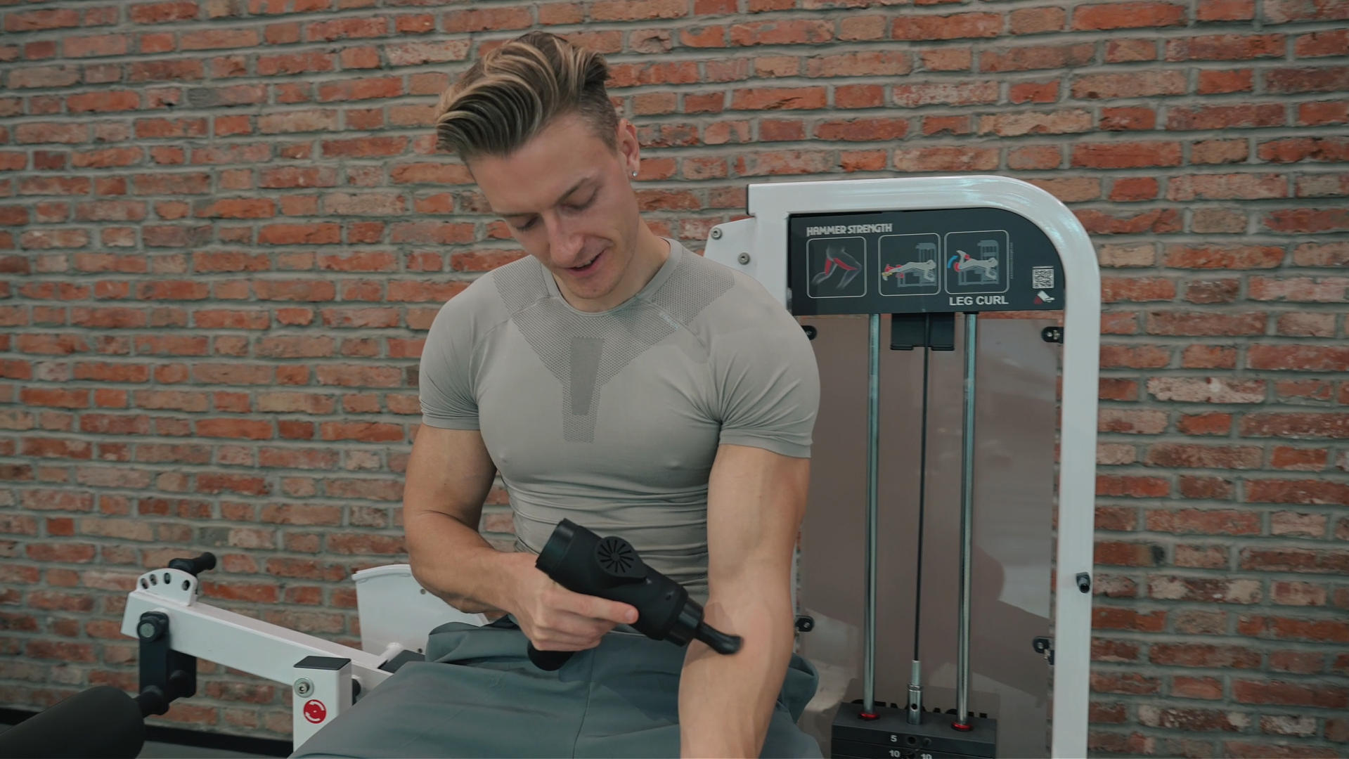 Muscle Massage Gun, Muscle Massager with 30 Speeds Silent Massage