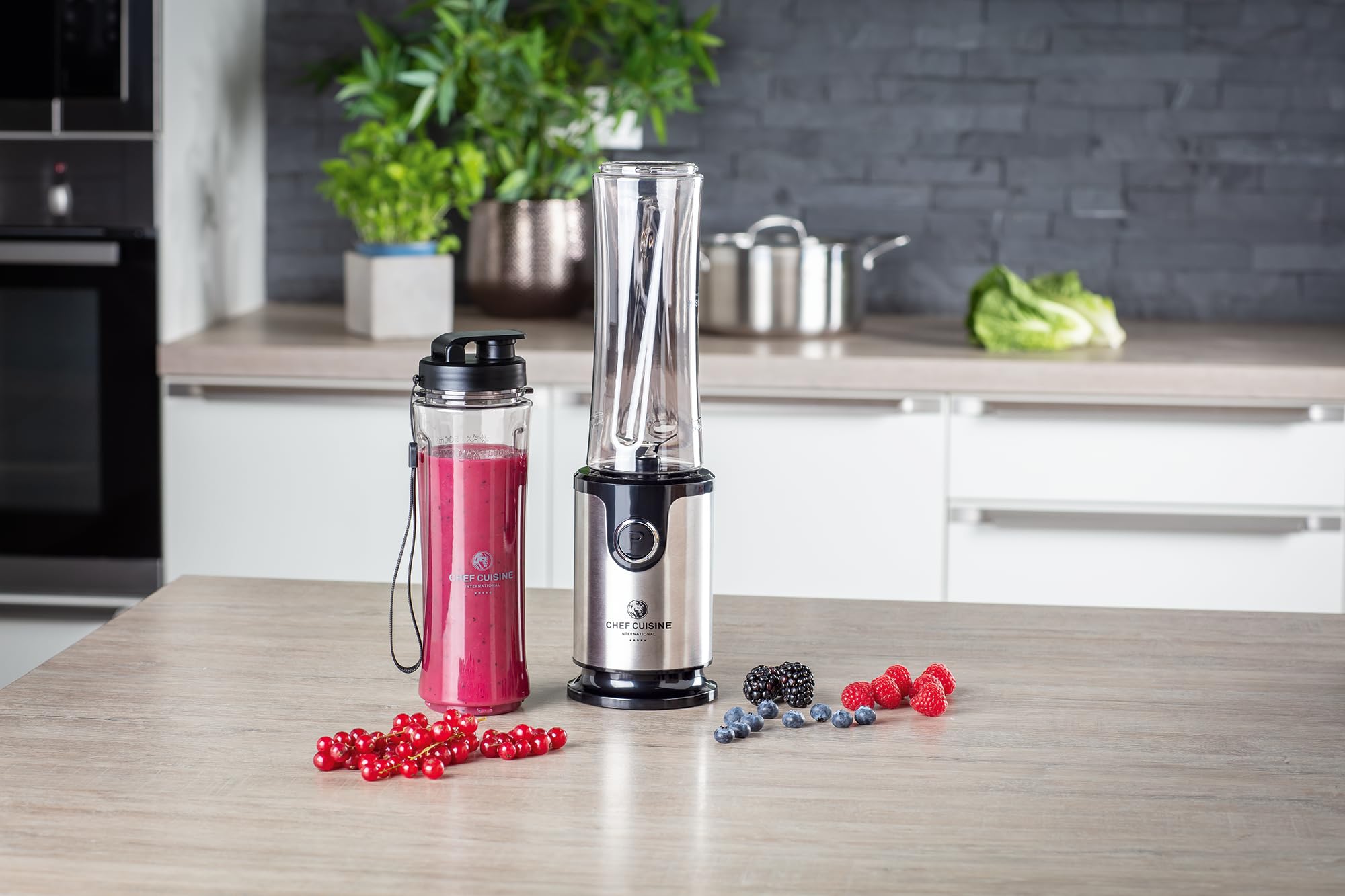 CHEF CUISINE Smoothie Maker 300W, 2x Mixbehälter (500 ml) aus bruchsicherem TRITAN-Kunststoff inkl. Auslaufsichere „To-Go“-Schraubdeckel, BPA frei, Messereinheit mit 4 Edelstahlflügeln