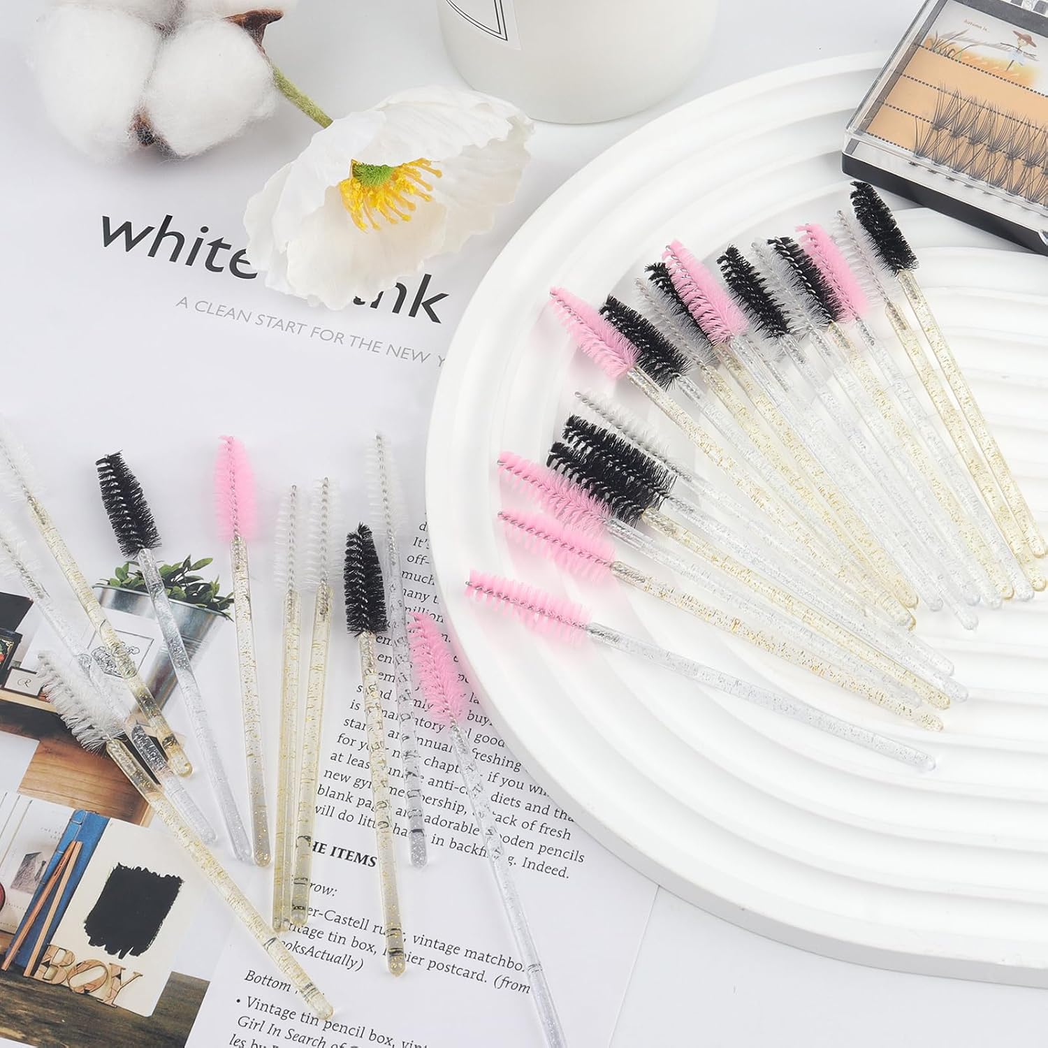 300 Pack Disposable Mascara Wands Crystal Gold Handle Brush Lash Wand Eyelash Extension Tool Bulk Makeup Applicator (Mix 6 Color)