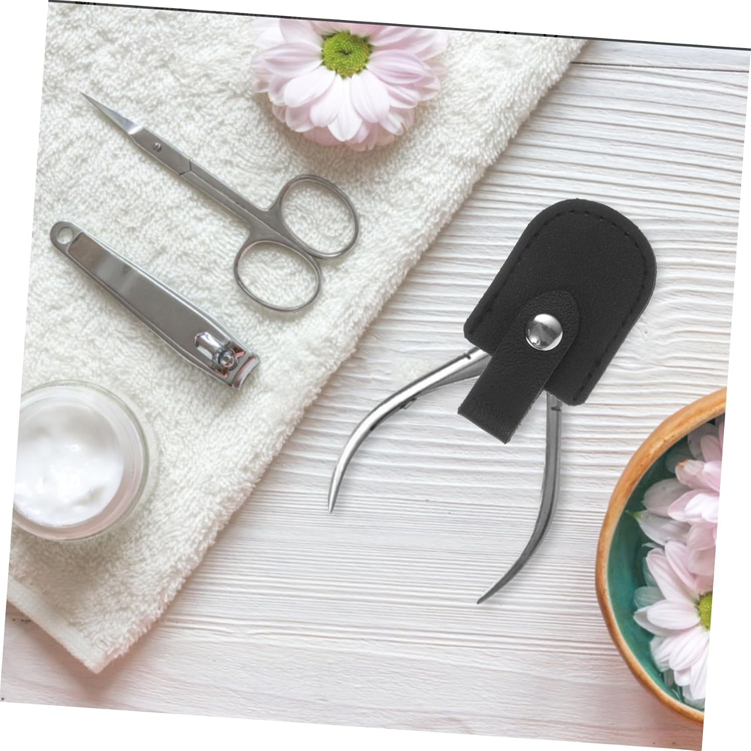 PU Nail Scissor Cover Sleeve Cuticle Nipper Protector Case Stylish Manicure Pedicure Tool Storage Pouch for Nail Clippers and Trimmers