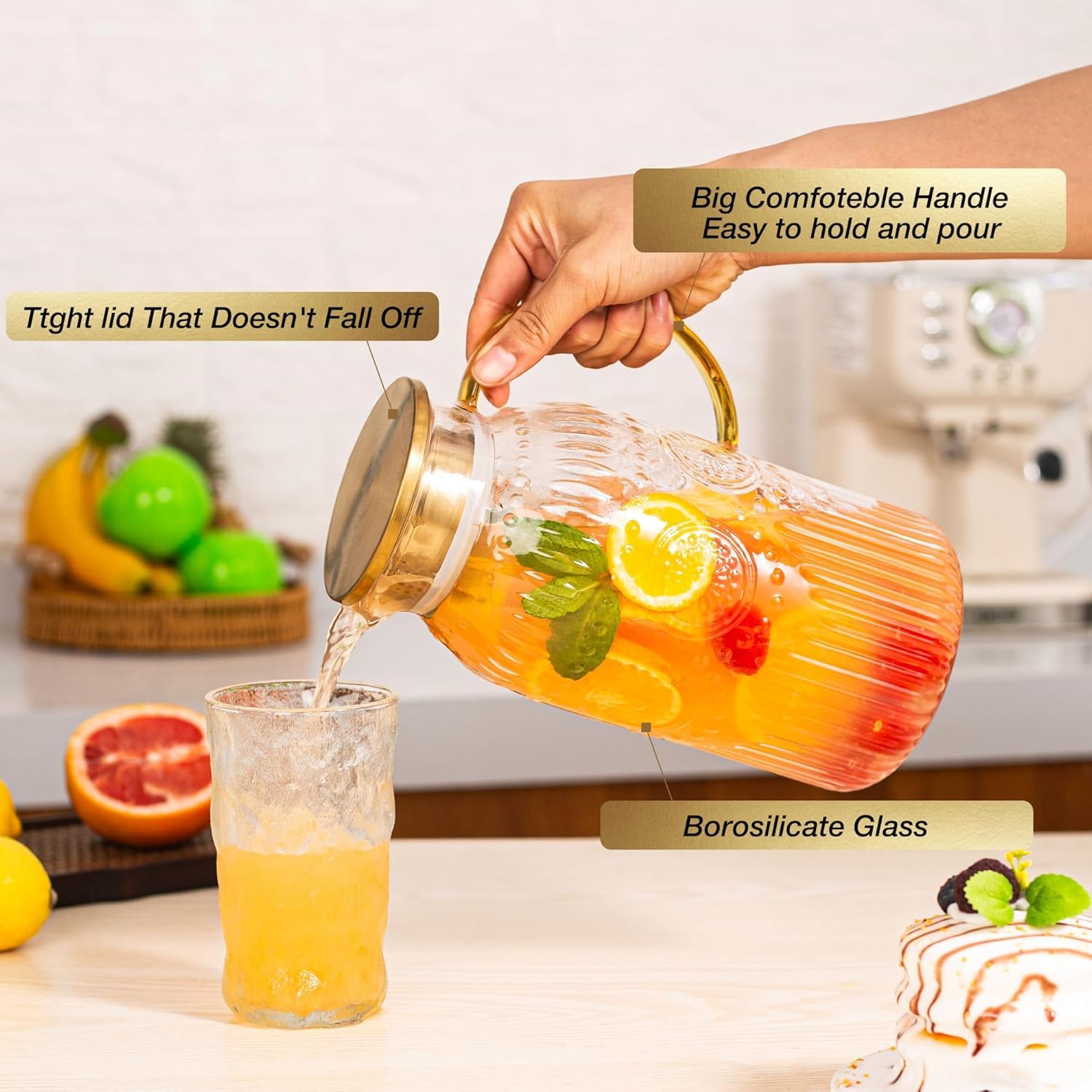 2 Litres Carafe en Verre, Pichet en Verre avec Acier Inoxydable Couvercle Bec Verseur Anti-Fuites, Résistante à la Chaleur Carafe Eau pour Chaude Boisson Maison Vin de Service Thé Glacé