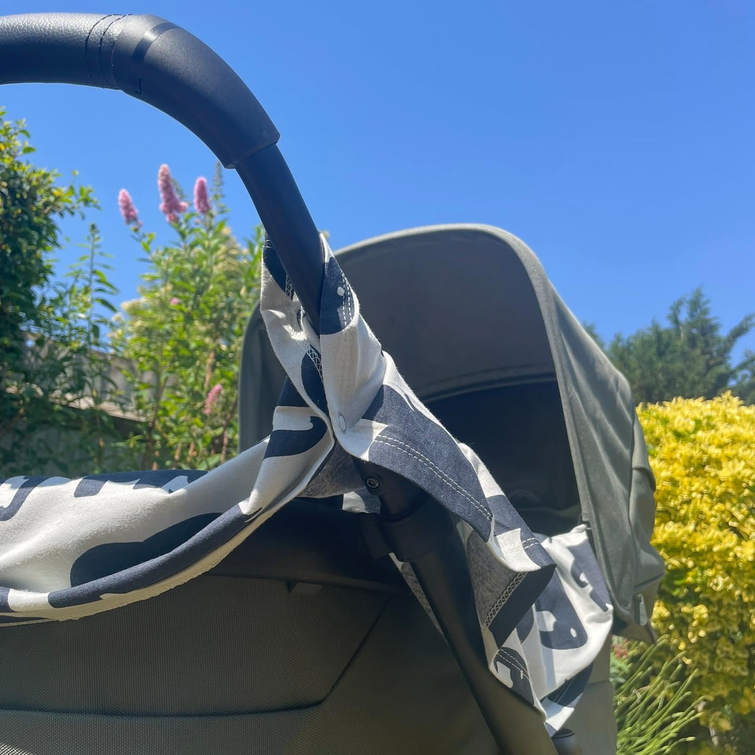 Multifunktionale Abdeckung mit UV-Schutz für Kinderwagen, Kindersitze, Babytragen und zum Stillen. Sonnenschutz mit UV-Schutzfaktor 50+ für Babys und Kinder. Für den Urlaub, den Strand, (Elefant)
