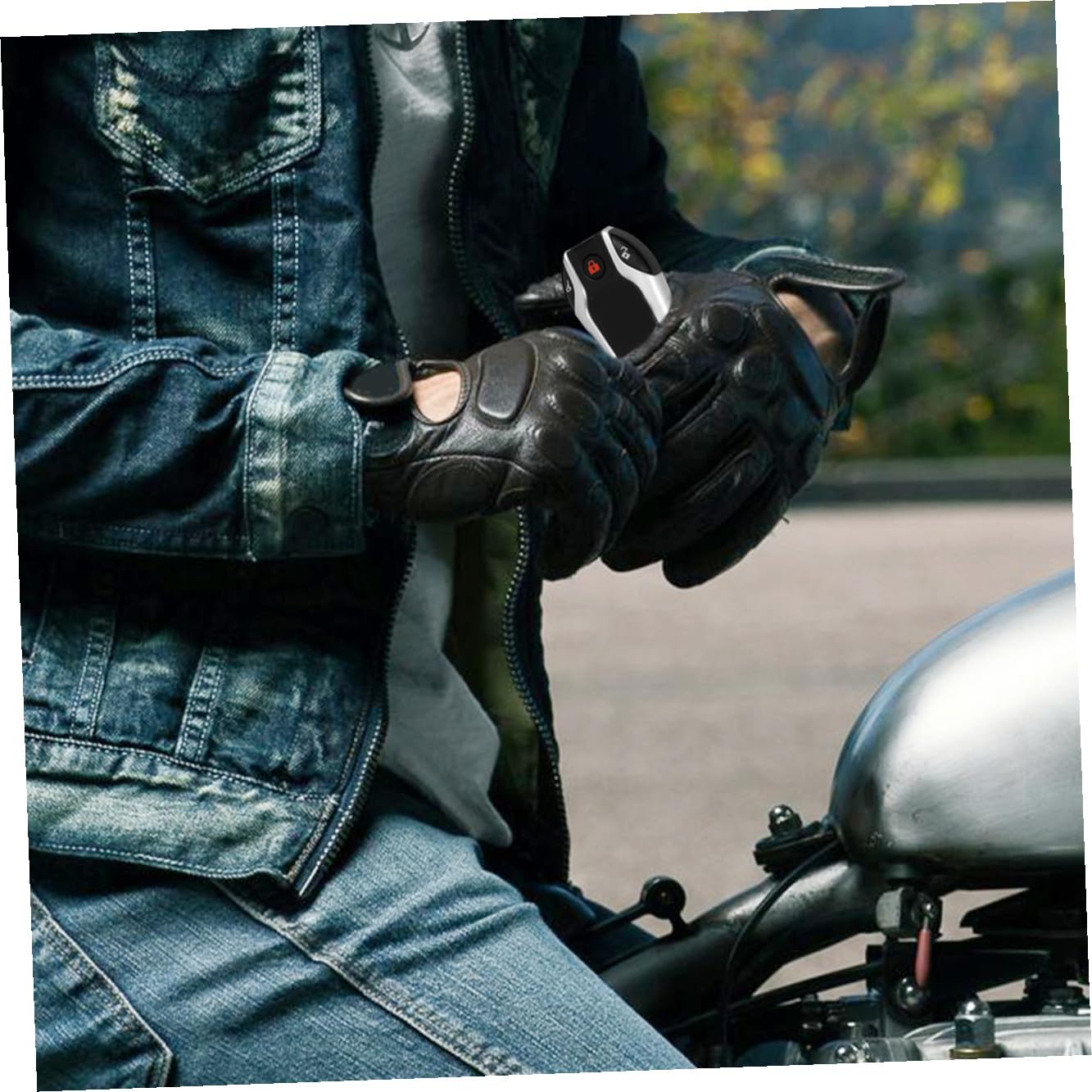 GARVALON Kit Antifurto per Moto con Avvio Remoto e Localizzatore Veicolo, Dispositivo di Sicurezza in Plastica con Telecomando, per Protezione Motociclistica