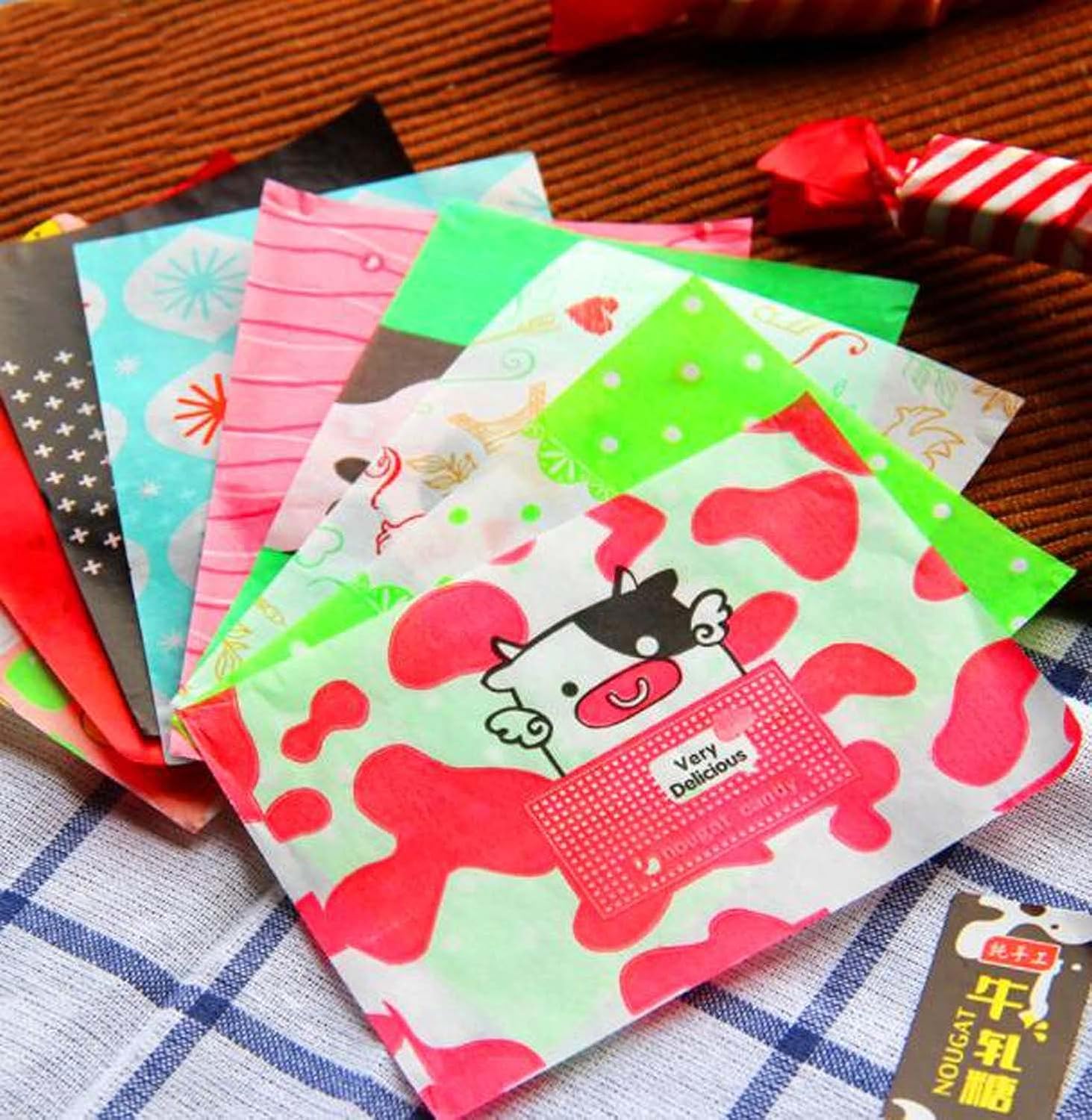 500 PCS Milk Candy Paper Twisting Wrapping Paper 12 * 5cm (Pattern May Random)