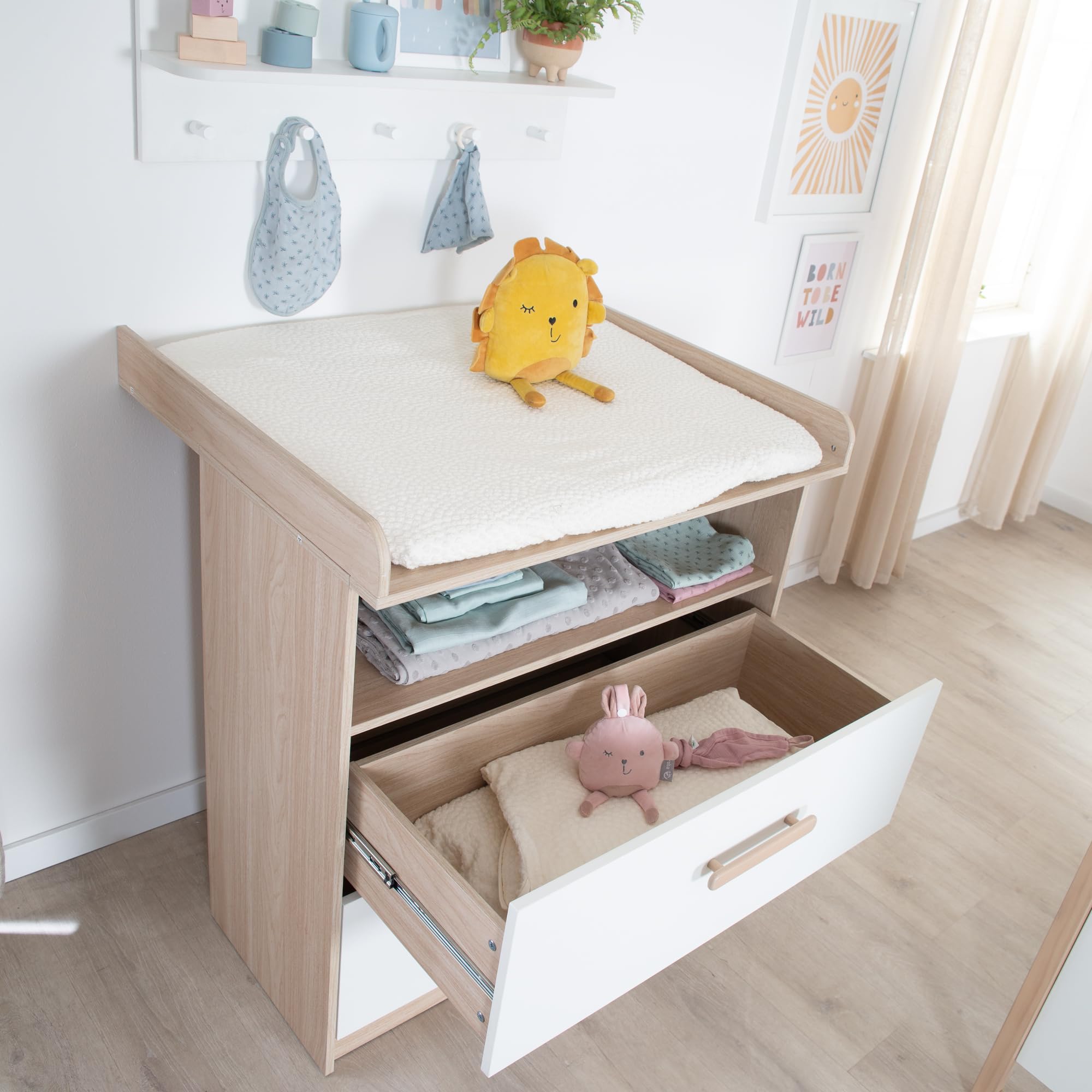 roba Babymöbel Cabane 2 pièces – Lit bébé & lit d'appoint 60 x 120 cm + commode à langer avec embout amovible – Chambre d'enfant en blanc/décor chêne