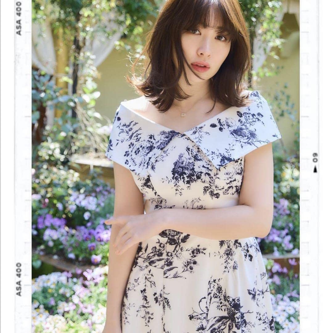 Amazon.co.jp: タグ付her lip to secret garden midi dress