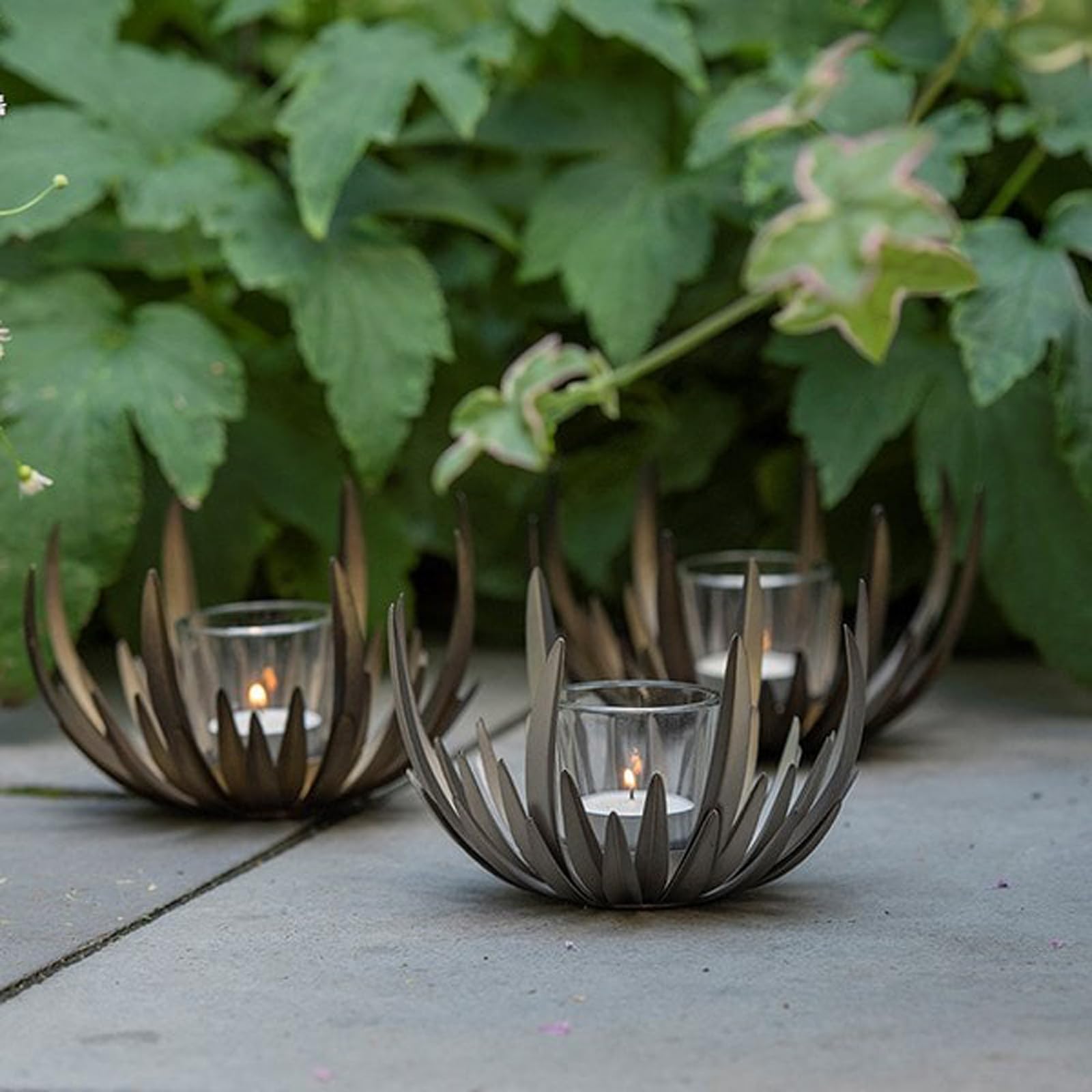 Crocus Silver Collection 17Cm Single Flower Tealight Candle Holder In Antique Pewter Design For Outdoor Use