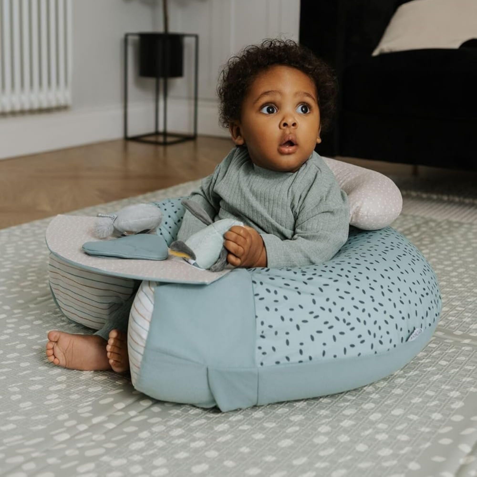 Nuby Sit-Me-Up – Siège pour bébé Animal Adventures | Siège de sol interactif et gonflable | Plateau amovible | Lavable en machine | 6+ mois