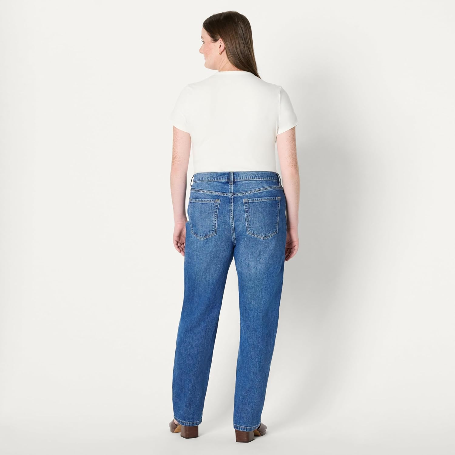 Amazon Essentials Women's High-Rise Straight Leg Jean - Image 7