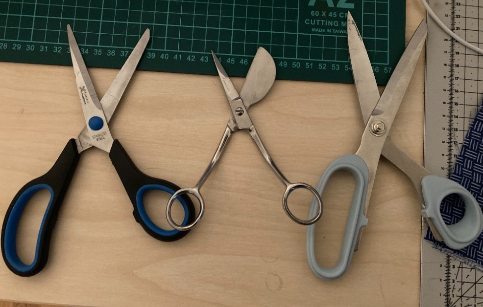 True Left Handed Duck Bill Applique Scissors (6in) Item 712L by