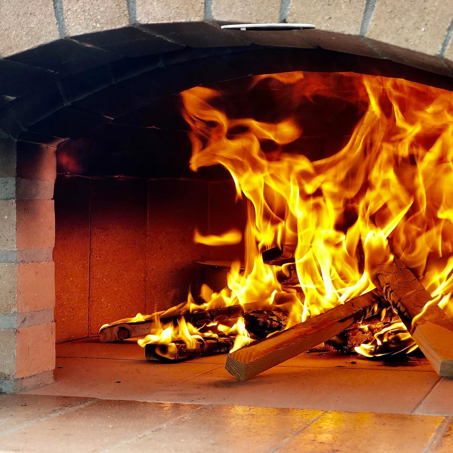 MOVELAR - Horno de Leña Exterior de Obra STROMBOLI (Burdeos - 100 x 100 x 77 cm) - Horno tradicional exterior, aislado con corcho, 3 mantas cerámicas, perfecto para cocinar con leña - REF: 7018/2