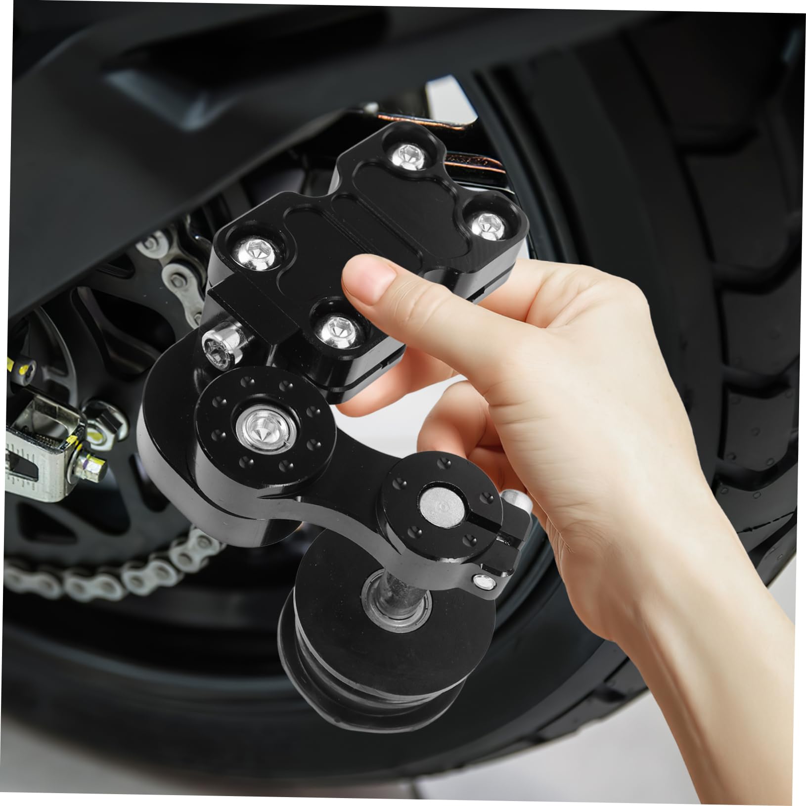 UKCOCO Tendeur de Chaîne Moto Outil Guide Chaines en Alliage D'aluminium Léger pour Améliorer la Performance Réglage Précis Noir Adapté aux Motos de Route