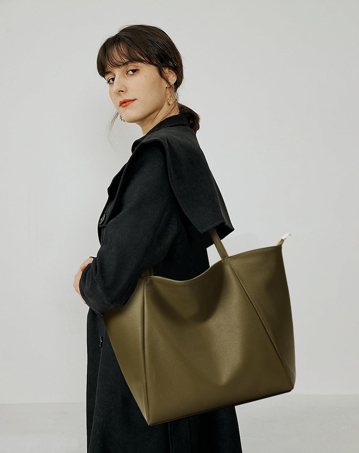 KALIDI Large Tote Bag Vegan Leather Casual Zipper Work Bag Weekender Hobo for Women 23L Oversize Shoulder Travel Purse - Image 7