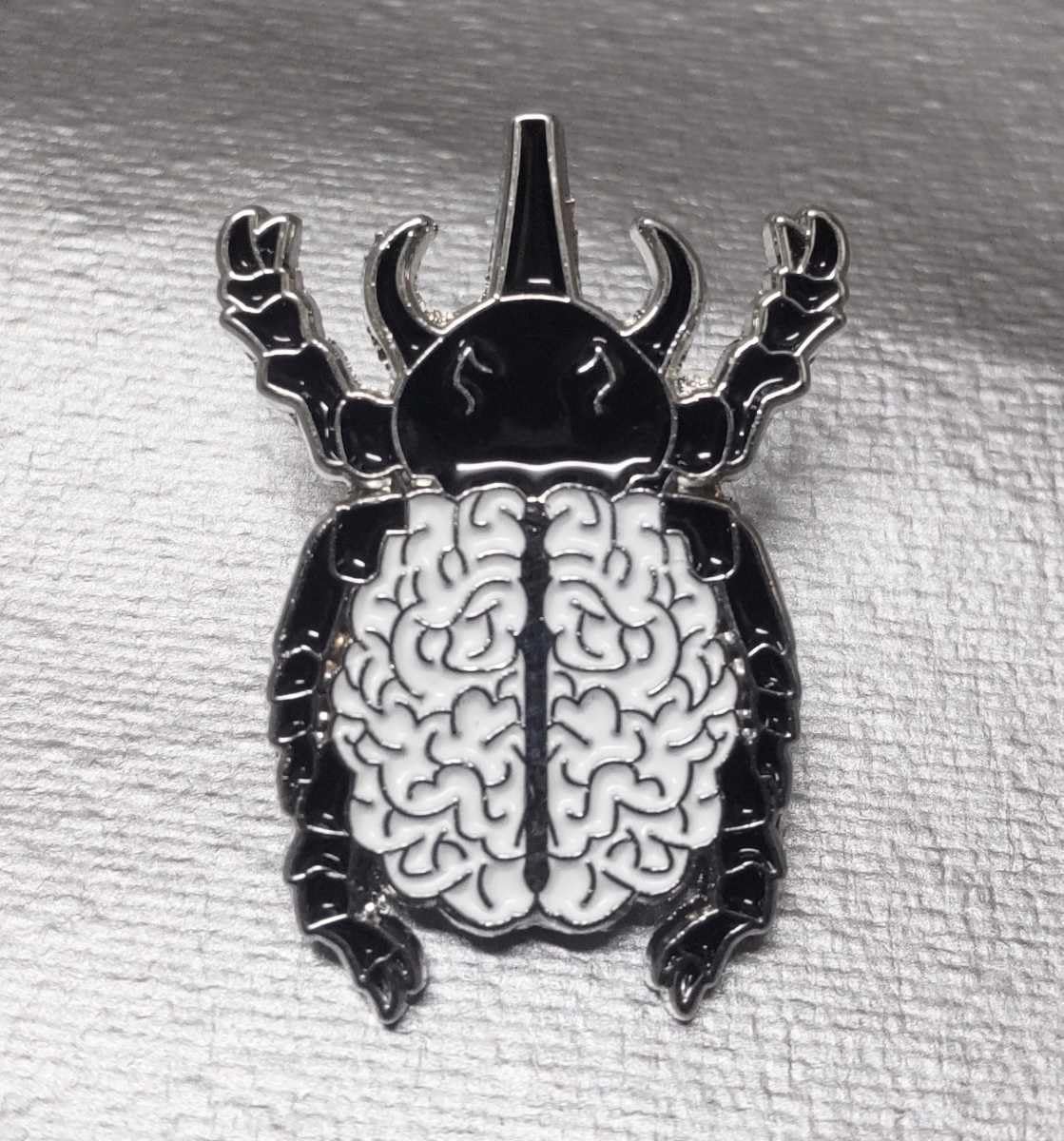 Amazon.co.jp: カブトムシ 脳味噌 ピンバッジ ピンズ□カブト虫