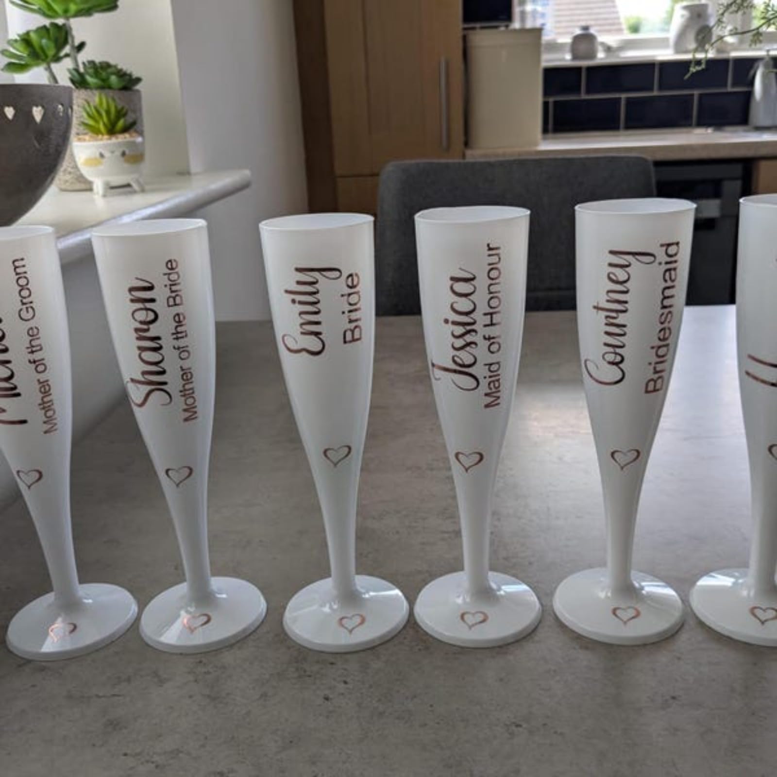 Flute da champagne bianche personalizzate, con nomi diversi, regalo per damigella d'onore, addio al nubilato, bomboniere per ospiti (6 pezzi)