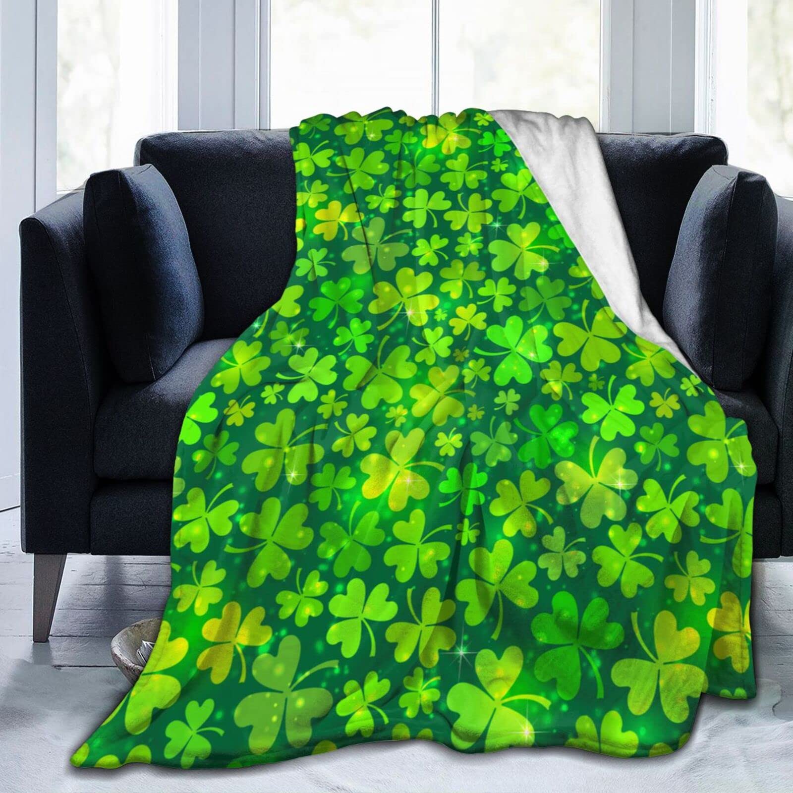 Lsjuee Soft Cozy Flannel Fleece Blanket for All Seasons St Patrick's Day Shamrock Lightweight Throw Blanket for Bed/Couch/Sofa/Camping- Green Lucky Shamrocks Irish Clover 50"X40"