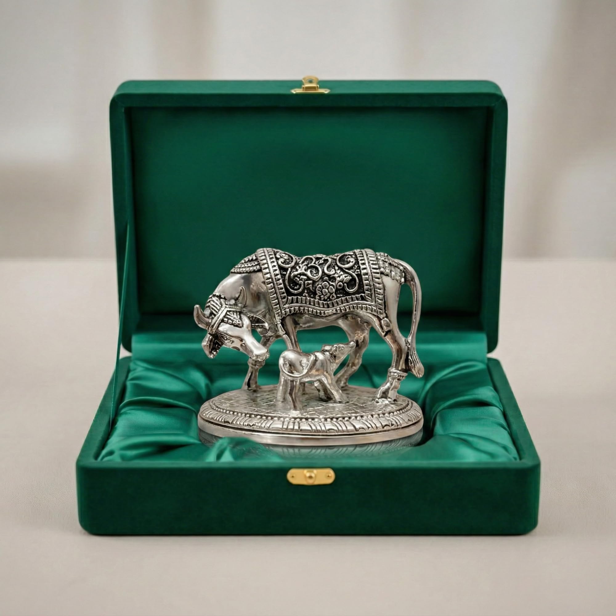 Dev Aastha 999 Pure Silver Plated Kamdhenu Cow with Calf Idol | Auspicious Vastu Home Decor for Pooja Room & Mandir | Symbol of Prosperity & Abundance | Religious Gift Showpiece