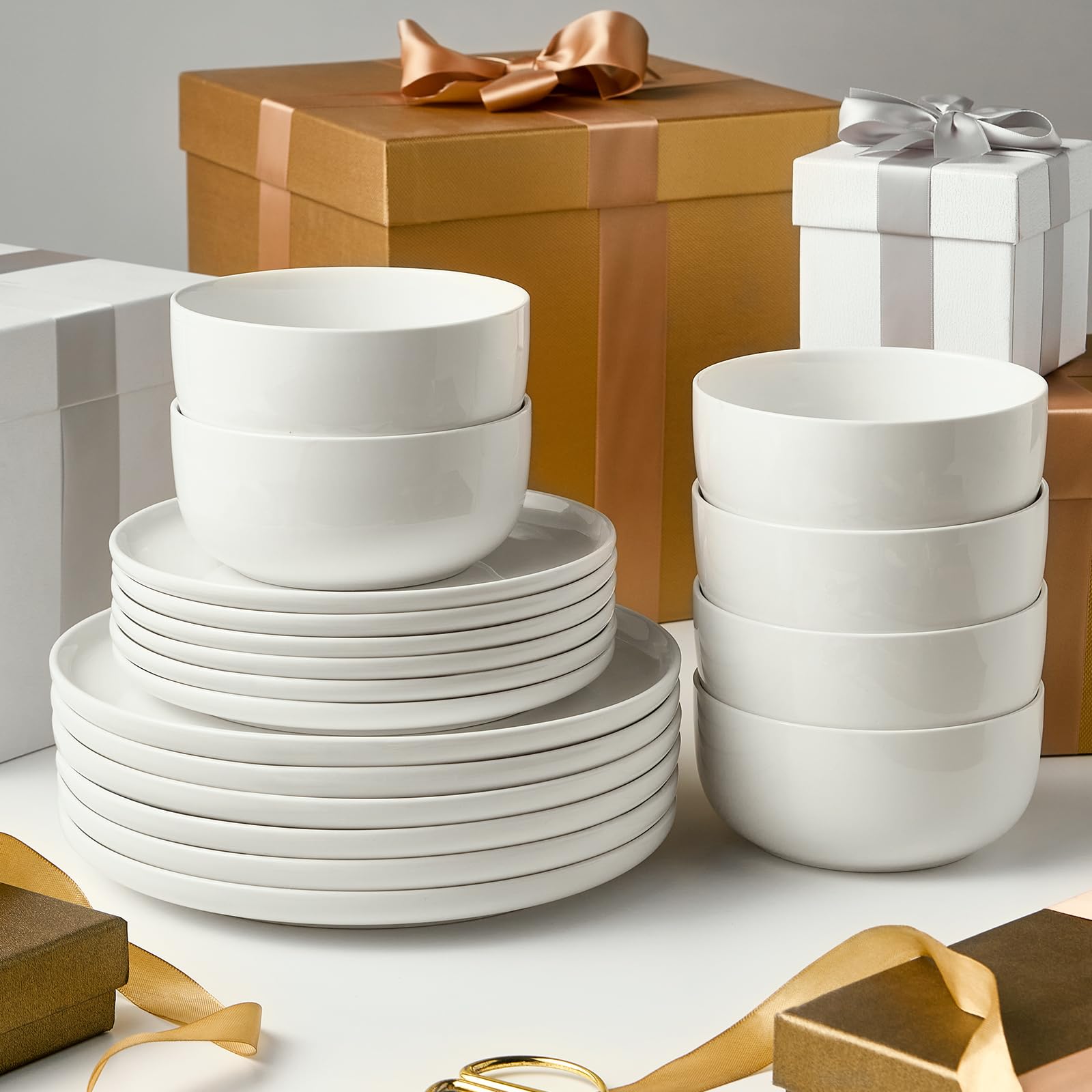 Jassceram 12-częściowy zestaw talerzy i misek, porcelanowe zestawy naczyń kuchennych, odporne na odpryski, ceramiczne talerze obiadowe, nadają się do kuchenki mikrofalowej i zmywarki, dla 4 osób,