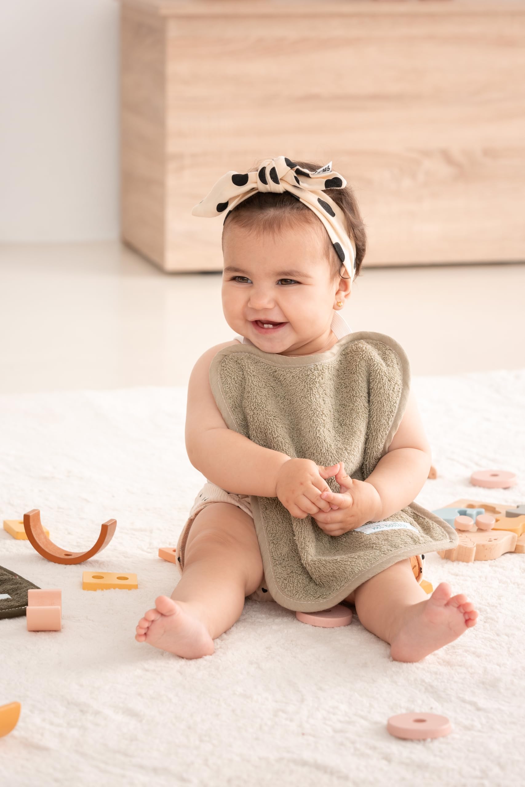 Lot de 5 bavoirs imperméables pour bébé | Avec élastique au cou | éponge 100 % coton | doux, absorbant et confortable | Fabriqués 100 % en Espagne.