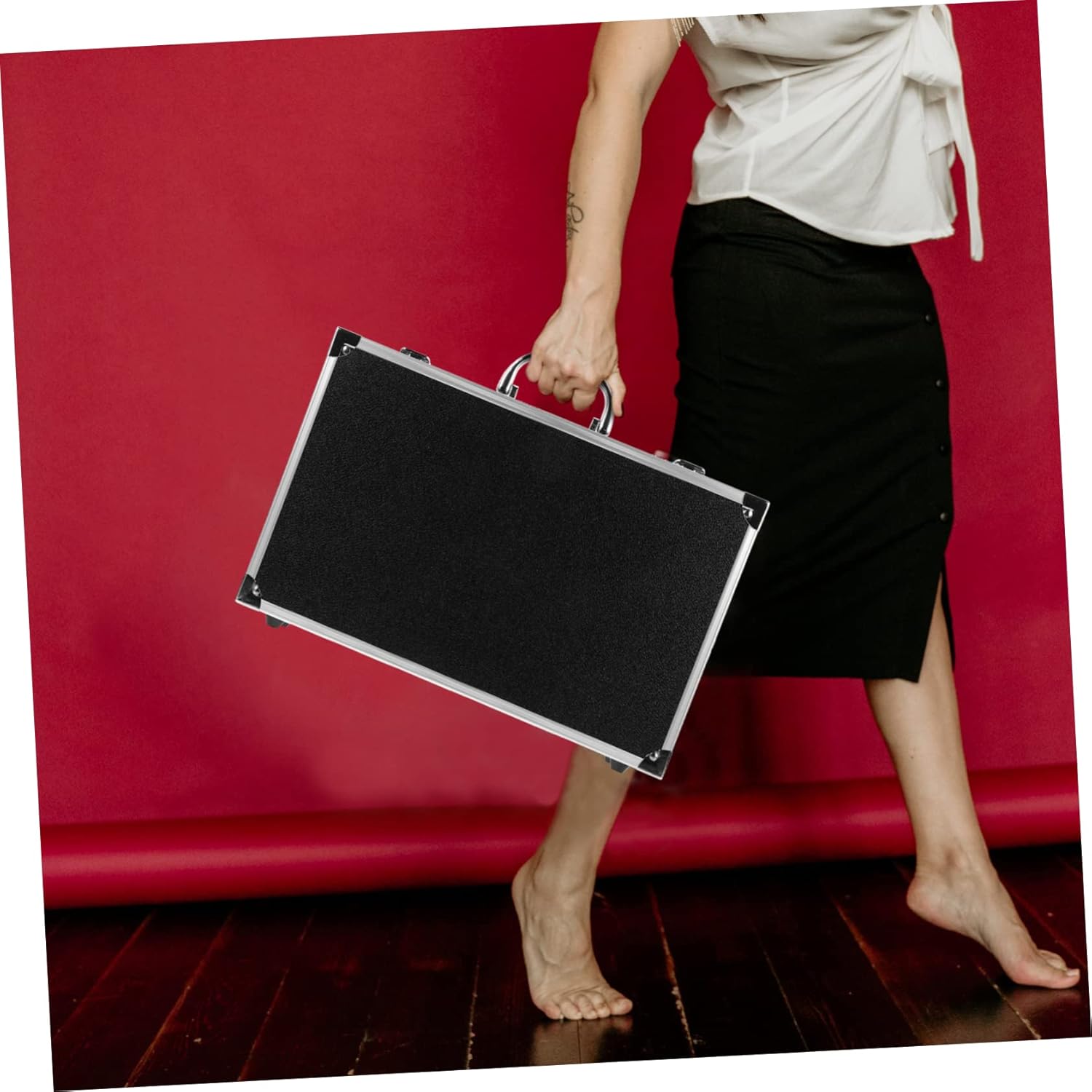 Toyvian Portable Microphone Storage Box Shockproof Carrying Case for Mobile Sound Card and Mic Lightweight Design for for Singers and Streamers