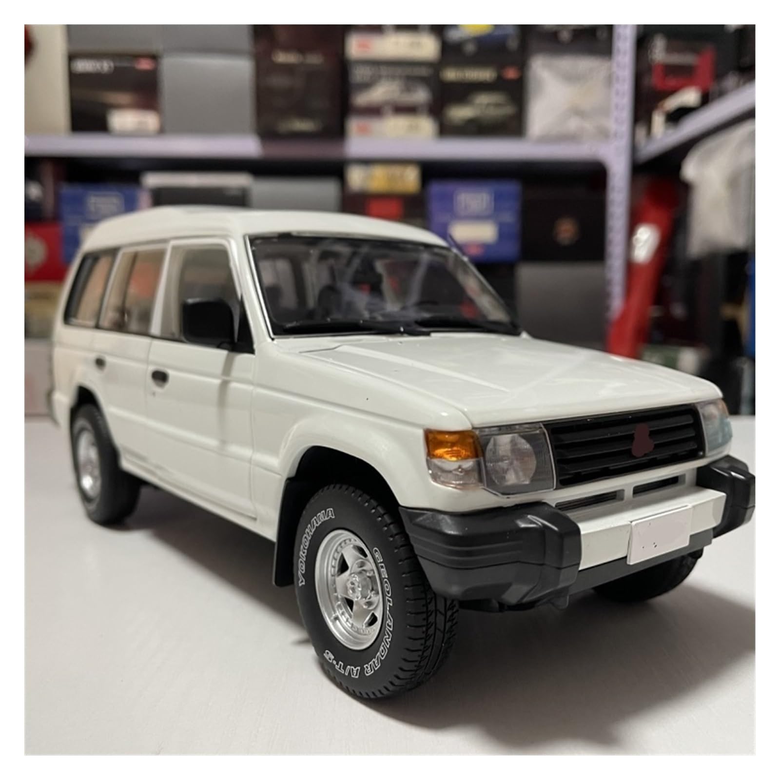 Amazon | ミニカーモデル 1:18スケール 三菱パジェロ オフロード V31