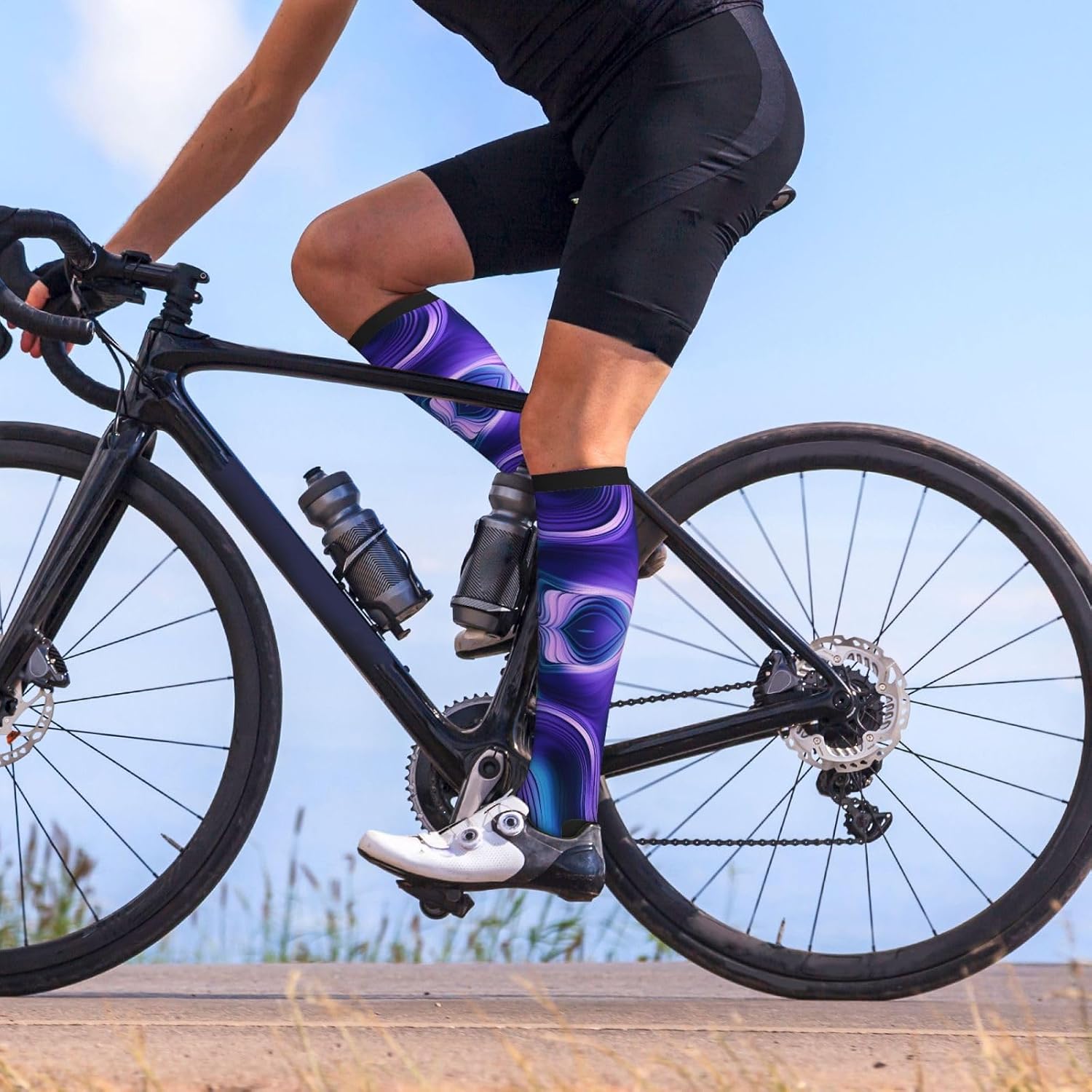 Wavy Purple Compression Socks For Women Men 15-20mmhg Graduated Support Circulation Knee High Socks For Nurses Athletic