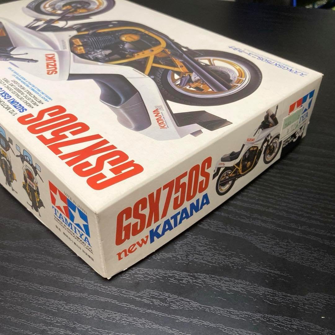 GSX750S プラモデル 1/12 GSX750S プラモデル 1/12スケールモデル