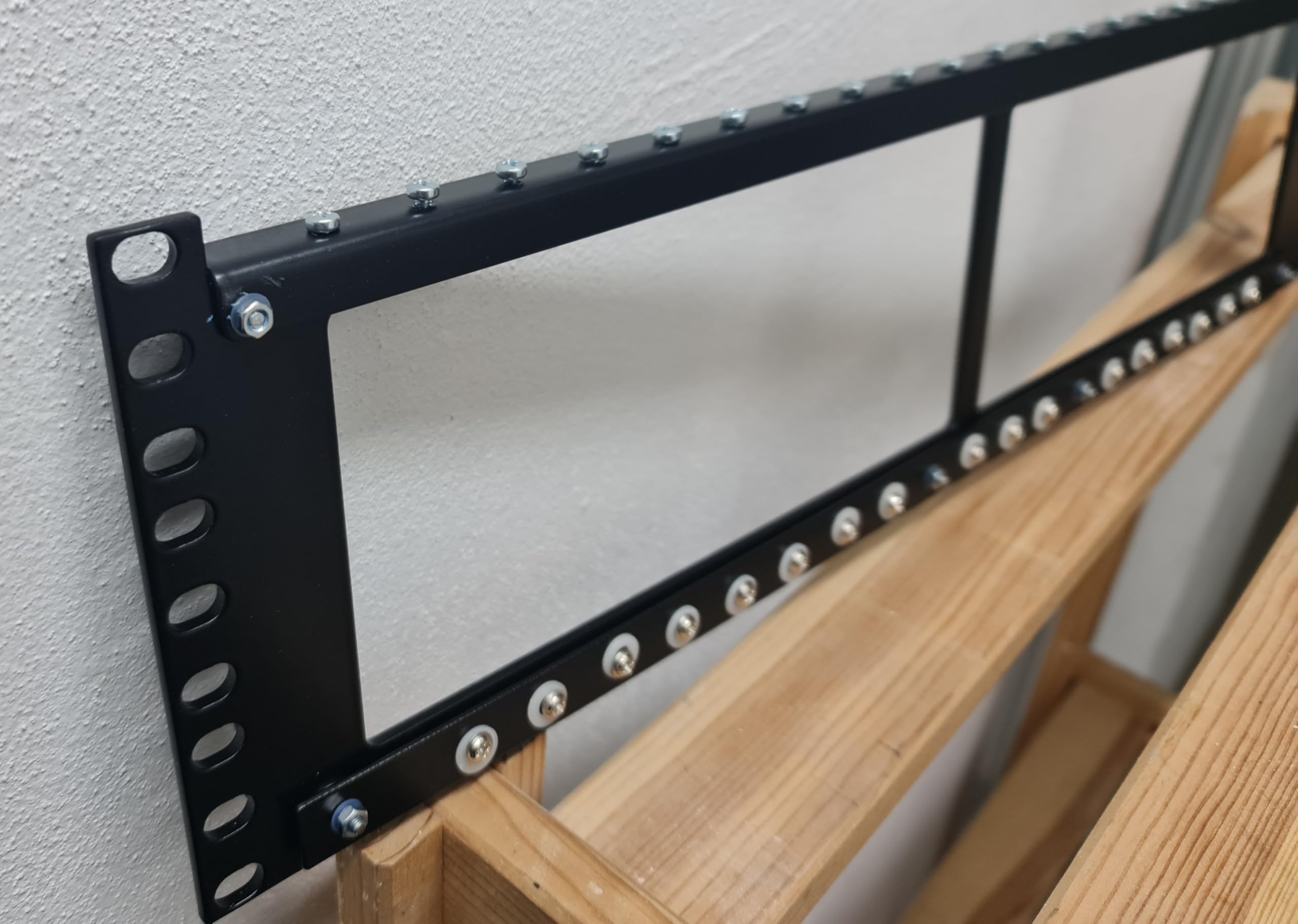 Rack 19 inch GPU holder, up to 7 x GPU, Made of steel