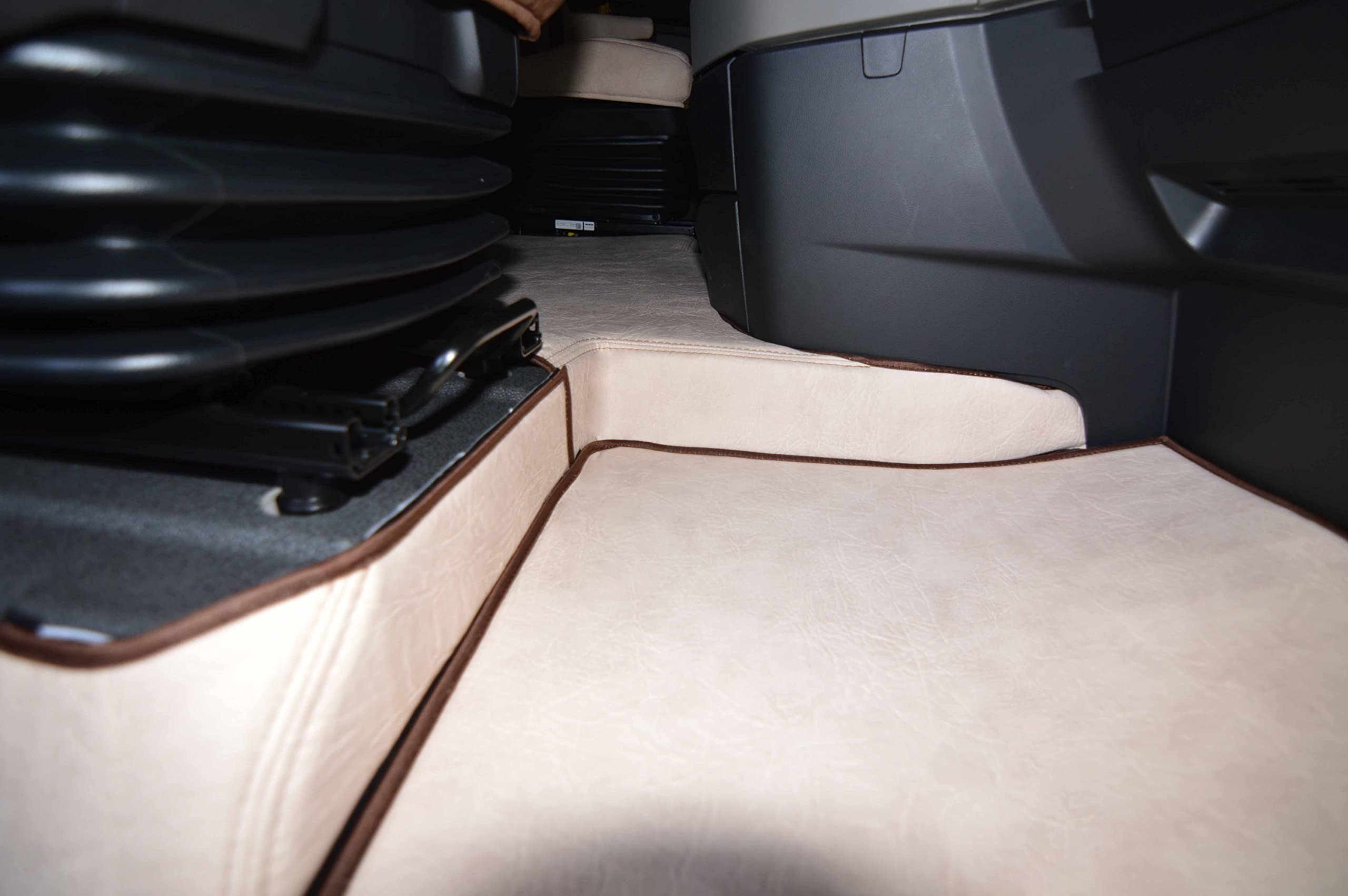 IKW Fußmatten für Man TGX ab 2020 aus Eco-Leder Beige | IKW Zubehör Innenraum - Zubehör aus Komfort-Schaum - Rutschfester Belag auf dem Gesamten Boden