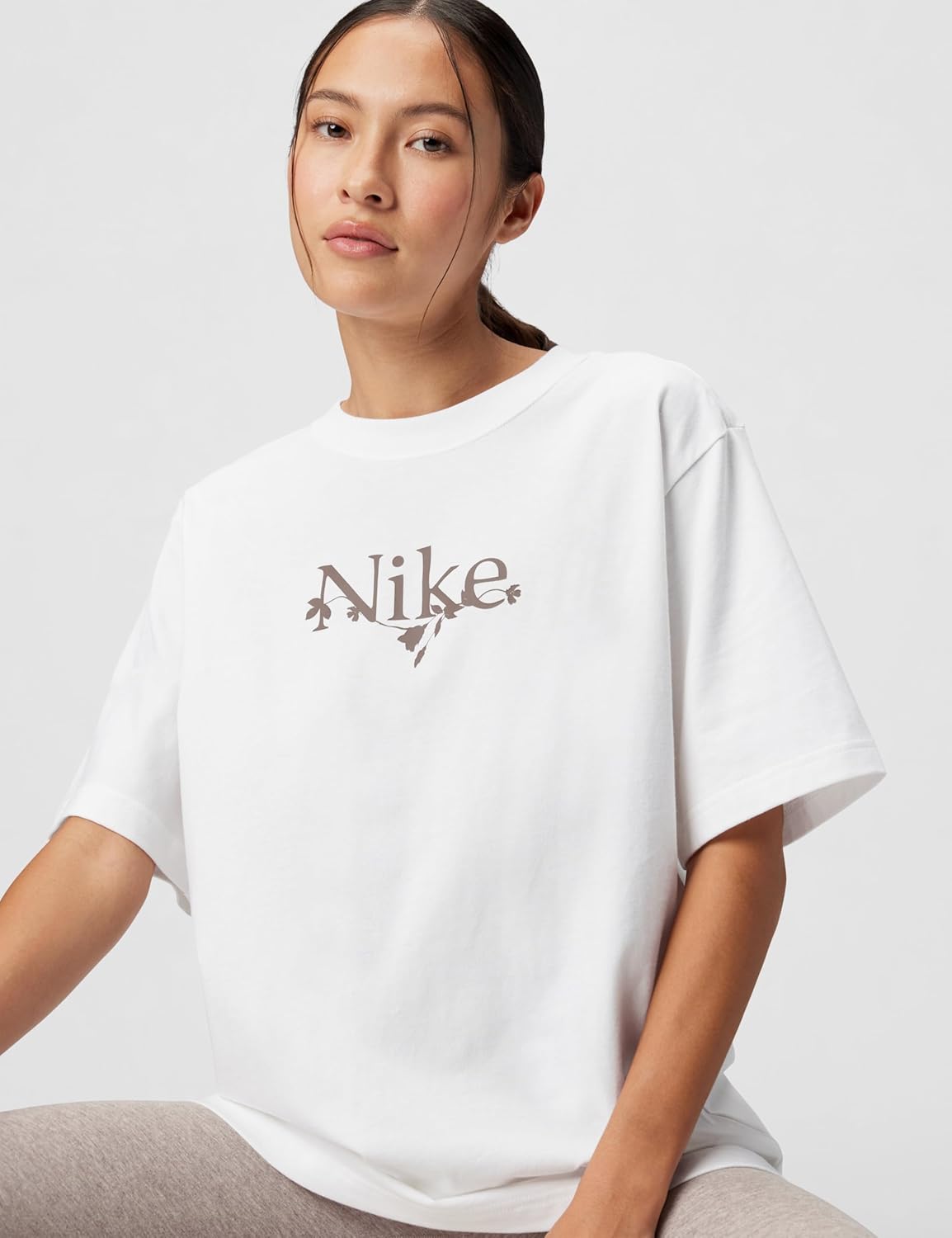 Nike Womens Sportswear Club Essentials T-Shirt (Nike Vine) - Image 4