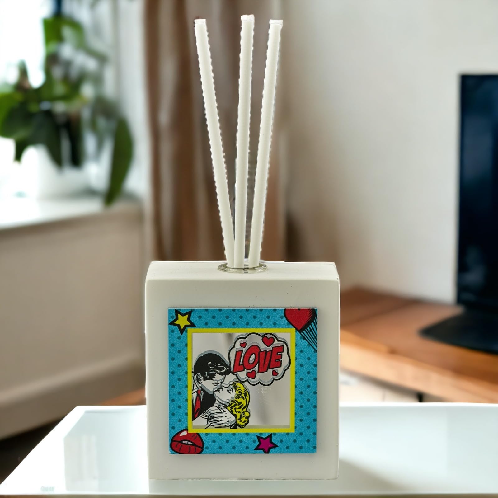 Doni Bomboniere Matrimonio 6PZ Profumatore Ambiente Pop Art con Partecipazioni Utili 50 Anniversario Eleganti Nozze Particolari Ragazzi Che Si Baciano Scritta Love Idee Regalo Complete Originali
