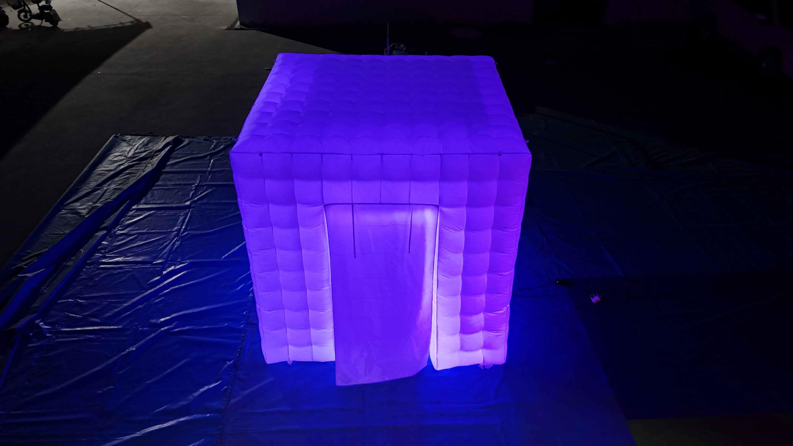 SAYOK Recinzione gonfiabile per cabina fotografica, tenda gonfiabile per cabina fotografica a LED da 2,5 m, per matrimoni, feste, promozioni, pubblicità (due porte)