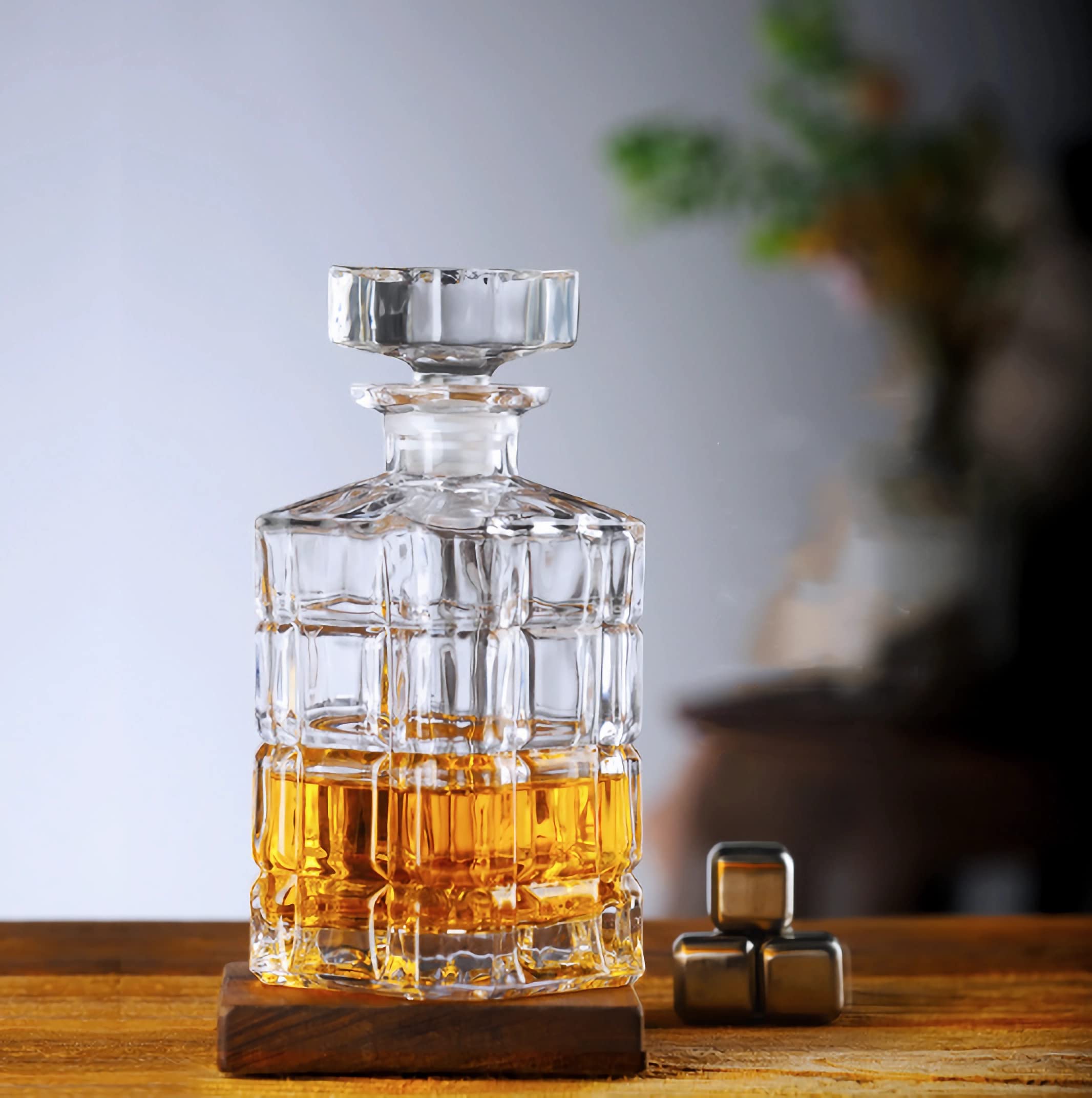 Whiskey Decanter With Glass Stopper,Liquor Decanter For Alcohol,Wine,Scotch,Brandy and Bourbon,Lead-Free Crystal Decanter Square(850ml/29oz)