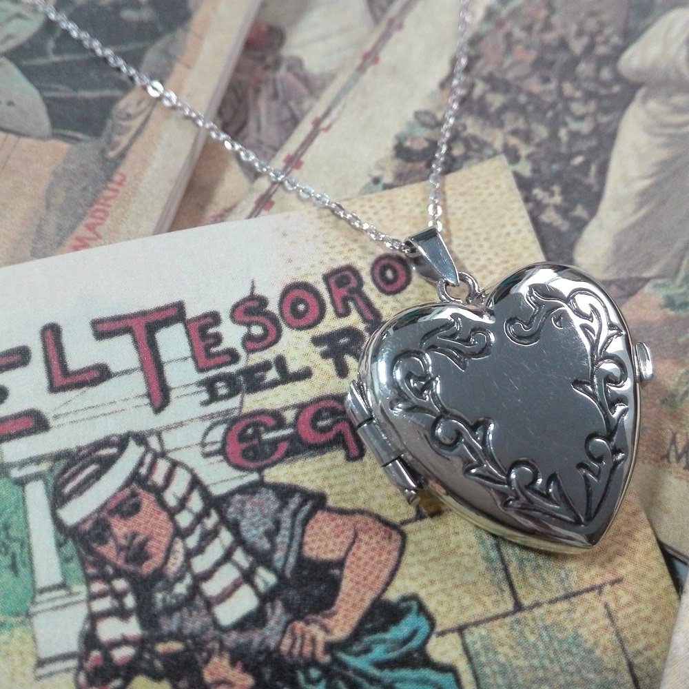 Collar Guardapelo Corazón Cenefa en Plata de Ley 925, con Estuche y Cadena