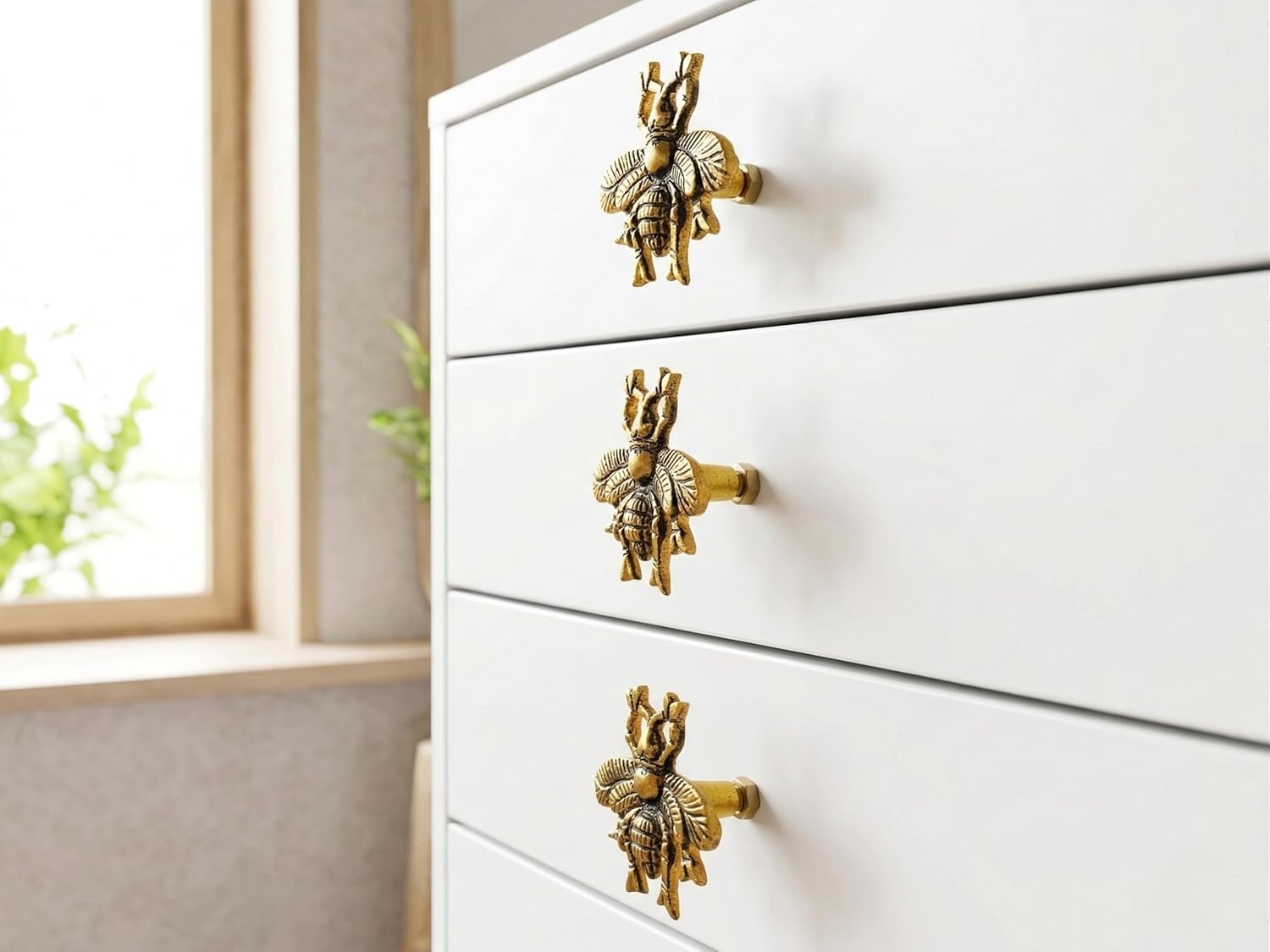 Bee Knobs in Golden Antique Boho Animal Drawer Knobs, Decorative Bee Dresser Pull Handles, Vintage Furniture Hardware for Kitchen Cabinets, Cupboard, Wardrobe, Bathroom Drawers (16 Piece)