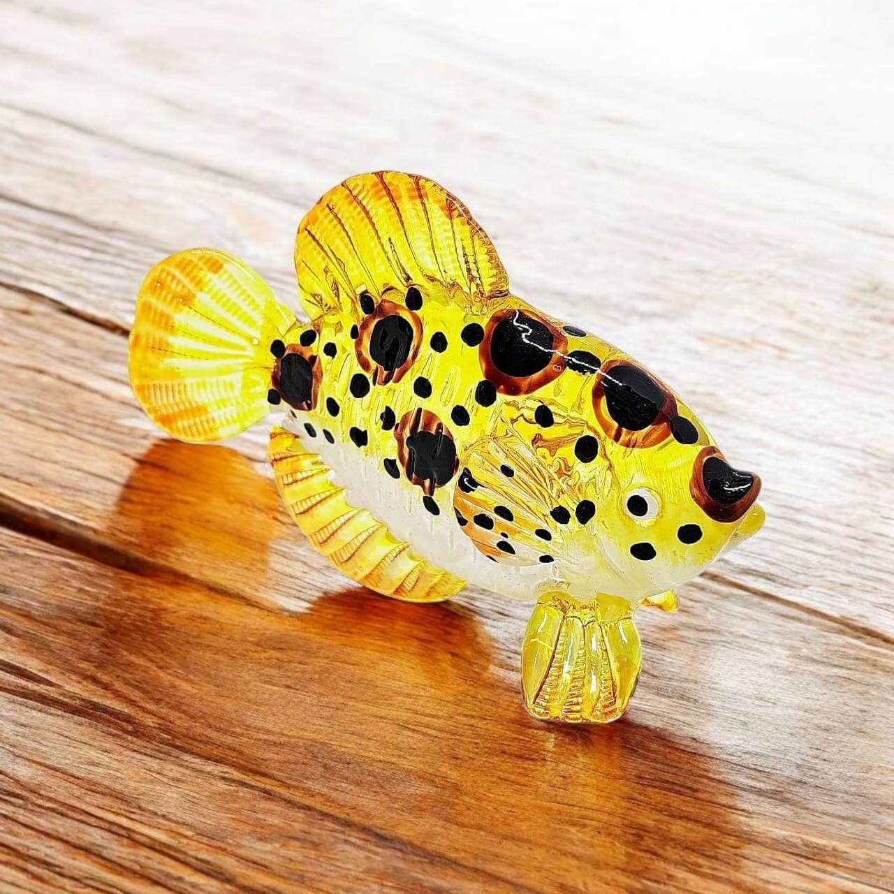 WitnyStore 3" Yellow Panther Grouper Sea Fish Artistic Blown Glass Figurine Hand-Blown Statue Tabletop Decoration Unique Collectible for Adult Collectors Handcrafted Elegant Home Room Decor image 3